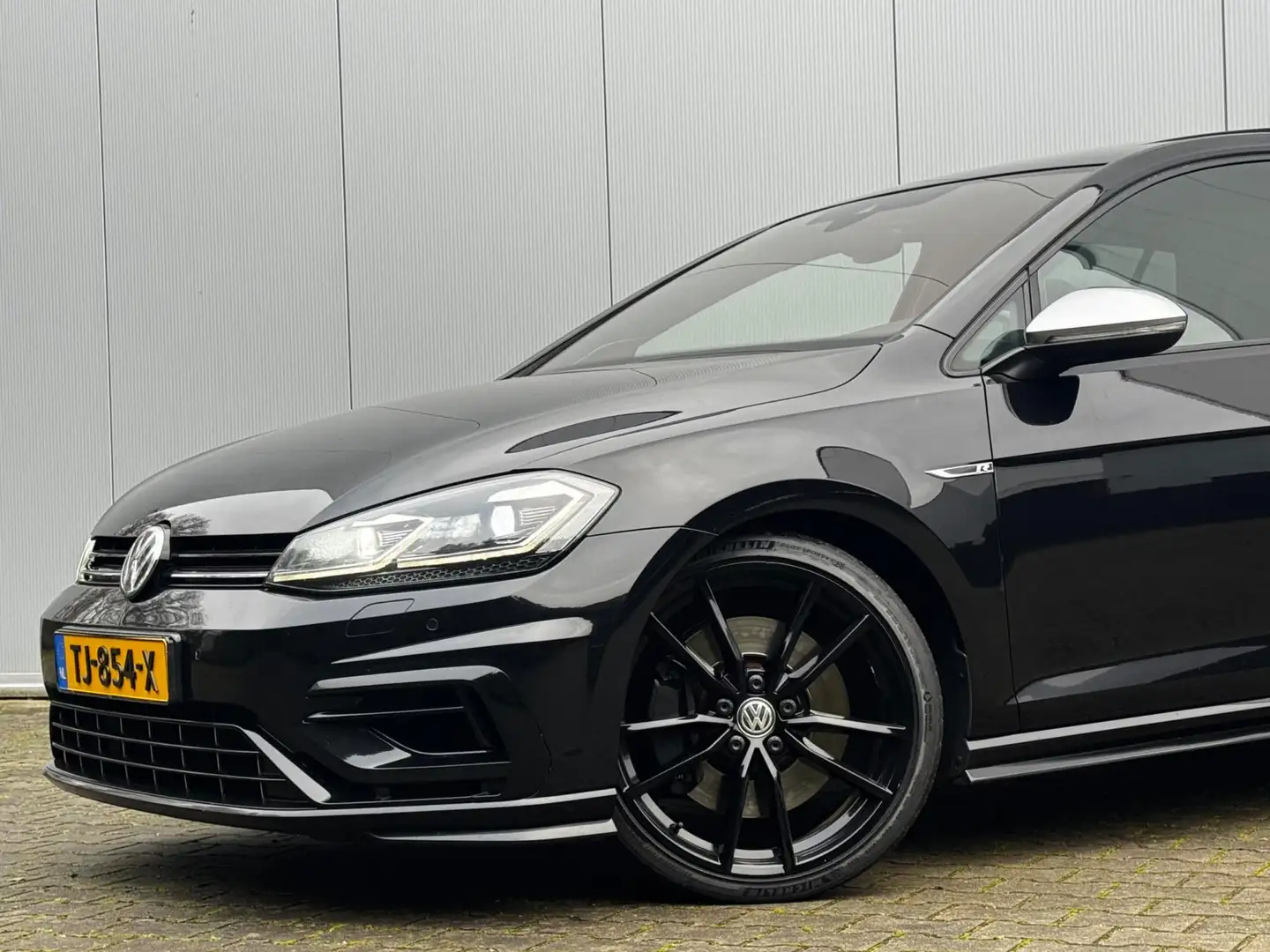Volkswagen Golf 2.0TSI R 4MOTION 310PK PANO VIRTUAL DASH ADAPTIVE Schwarz - 2