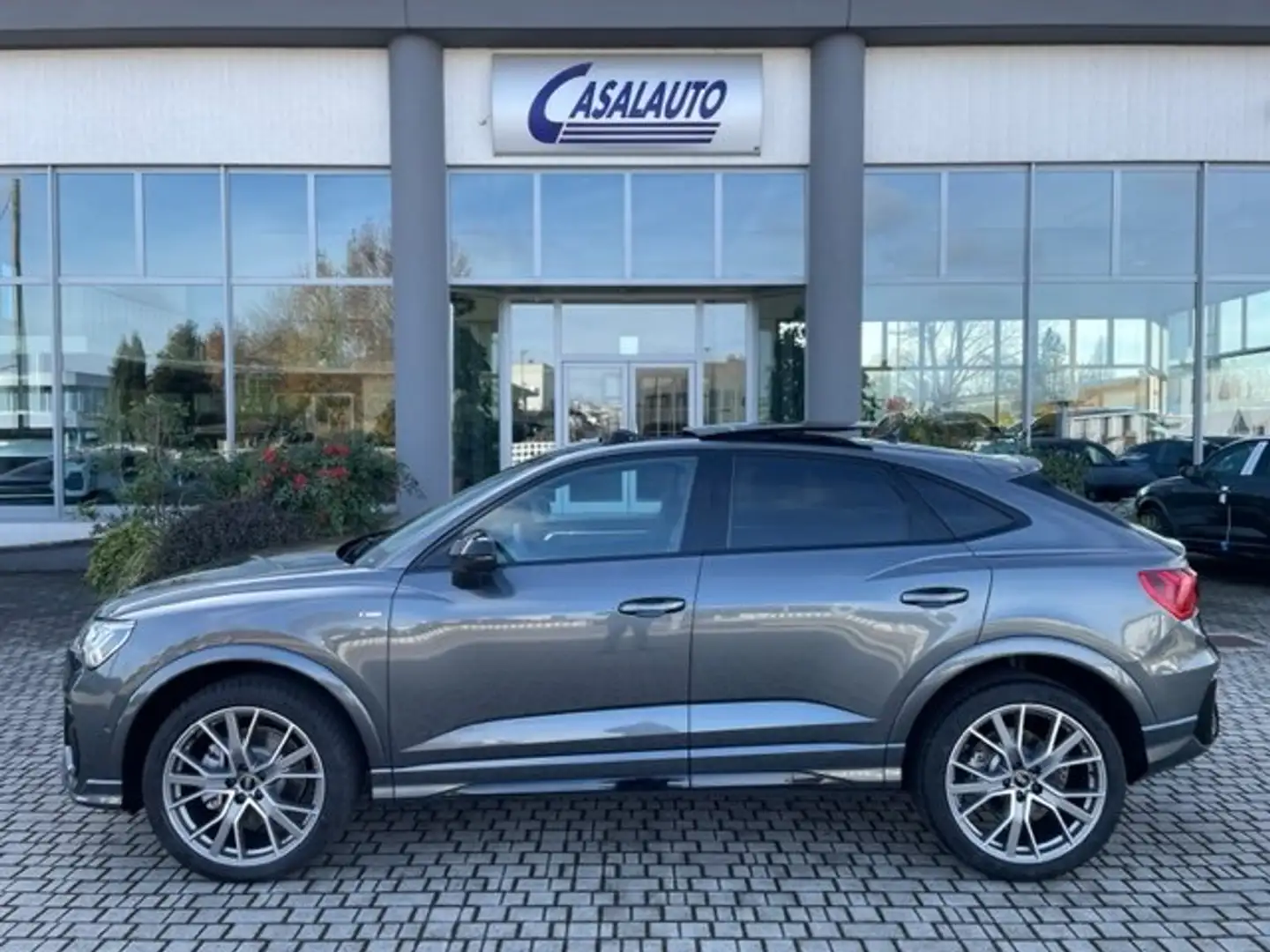 Audi Q3 SPB Sportback 40 TFSI quattro S tronic S Line 20 Grau - 1