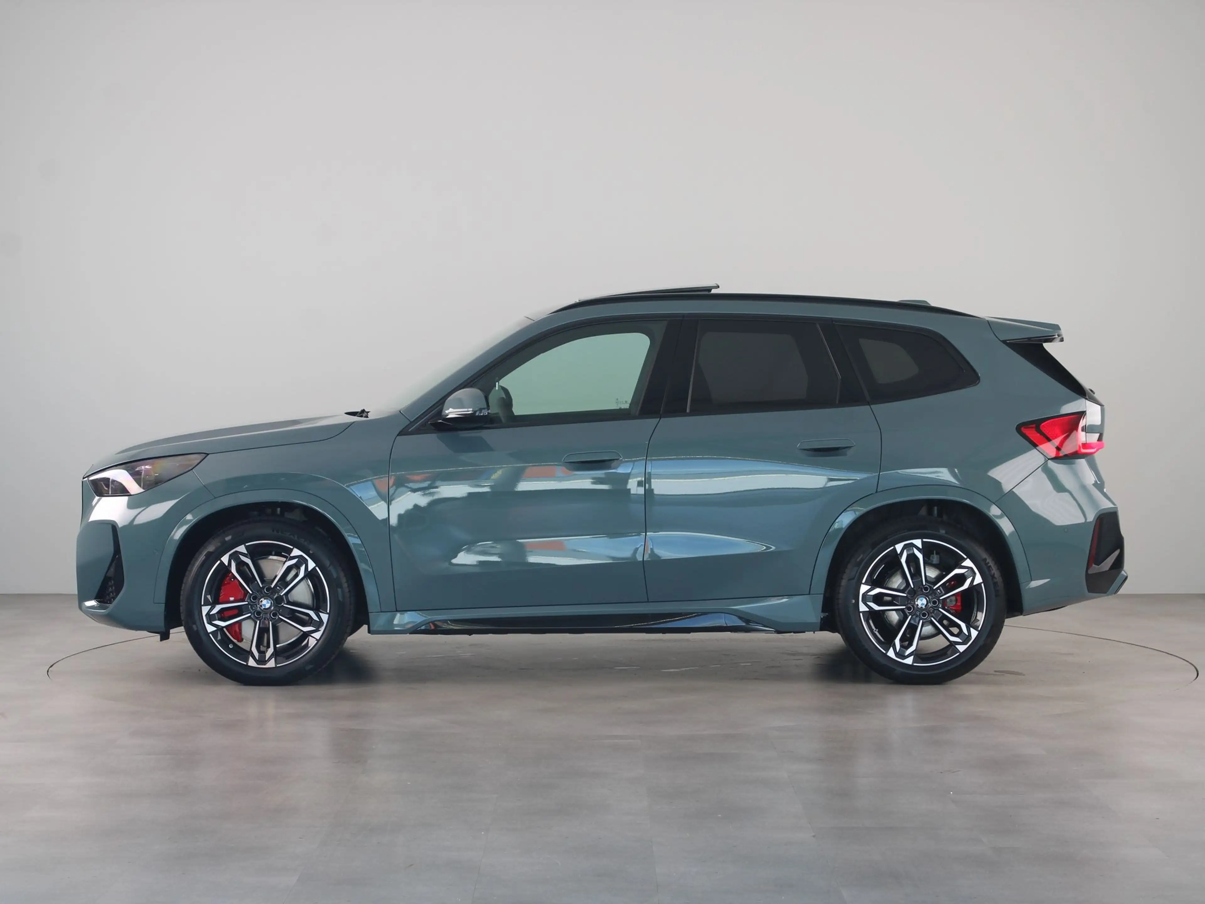 BMW X1 xDrive25e — photo 8