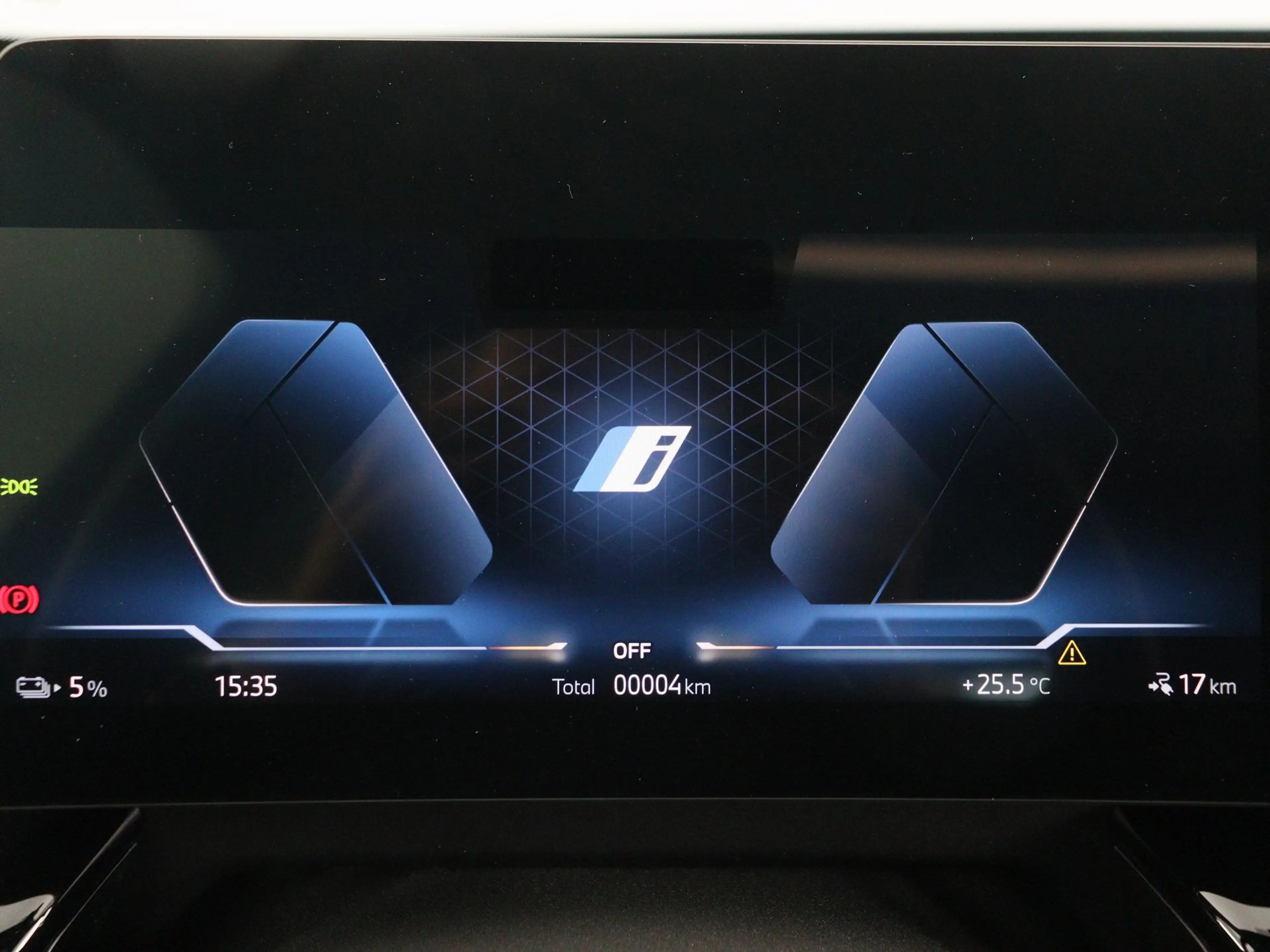 BMW X1 xDrive25e — photo 13