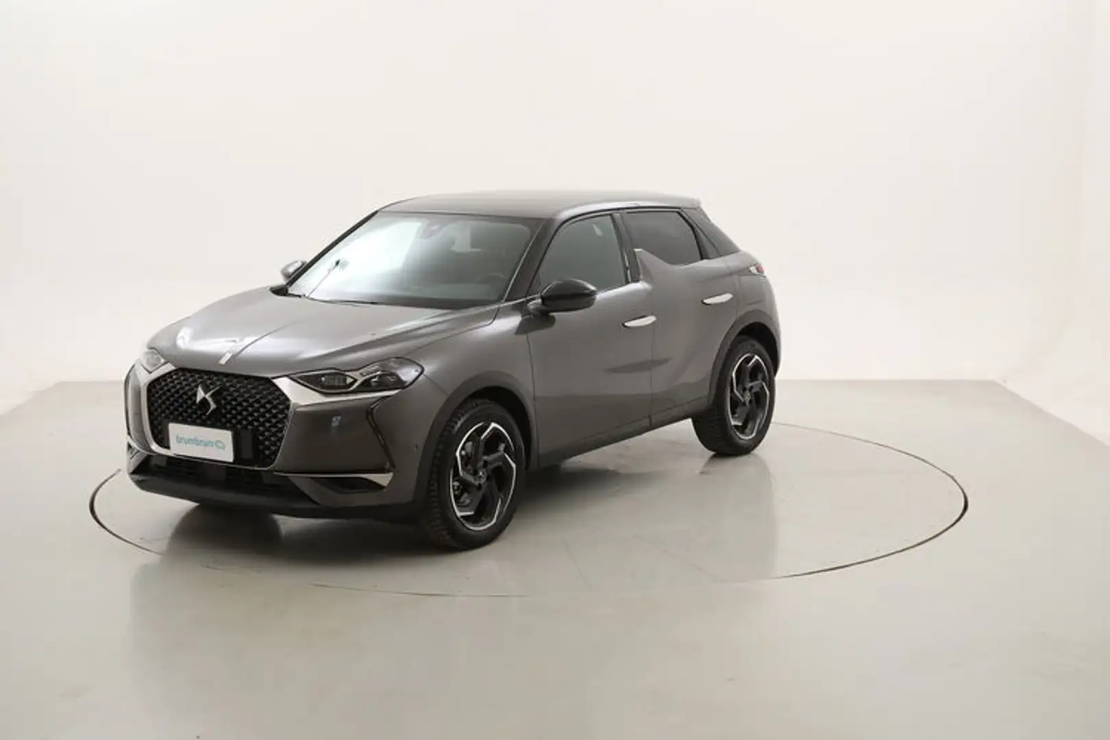 DS Automobiles DS 3 Crossback Grand Chic 1.5 Diesel 131CV Šedá - 1