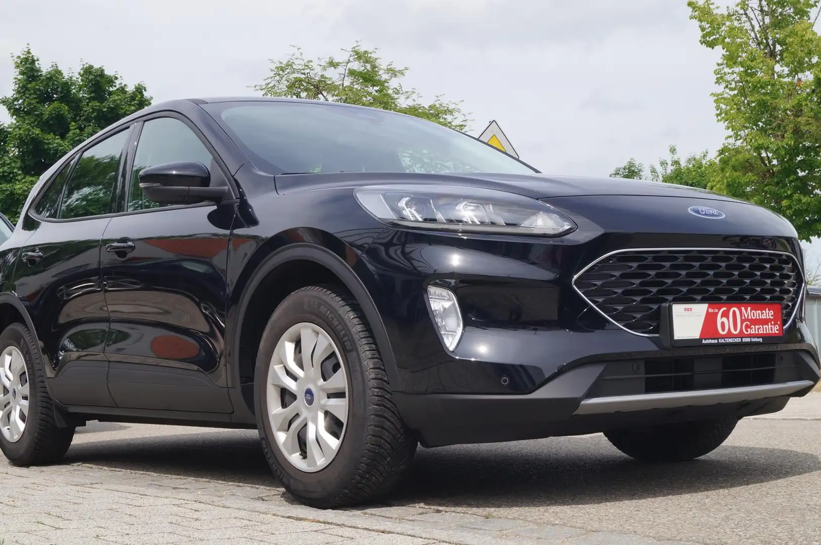 Ford Kuga 1.5EcoBoost Cool&Connect - AHK - Navi - PDC Schwarz - 1