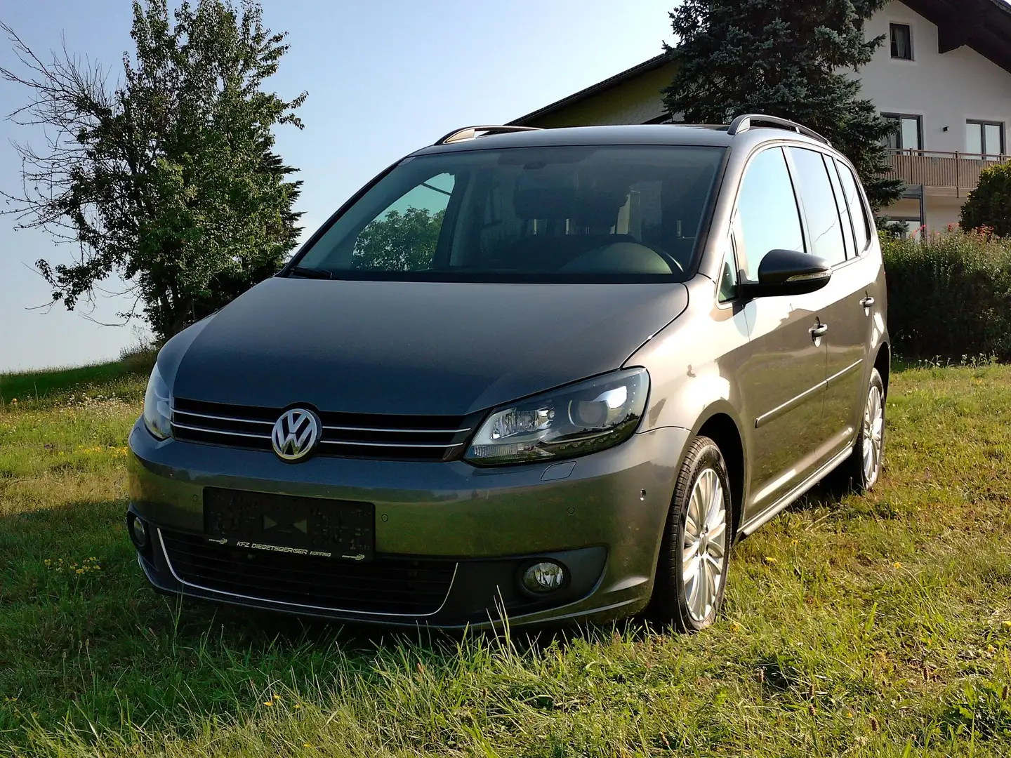 Volkswagen Touran Comfortline BMT 7 Sitze Grau - 1