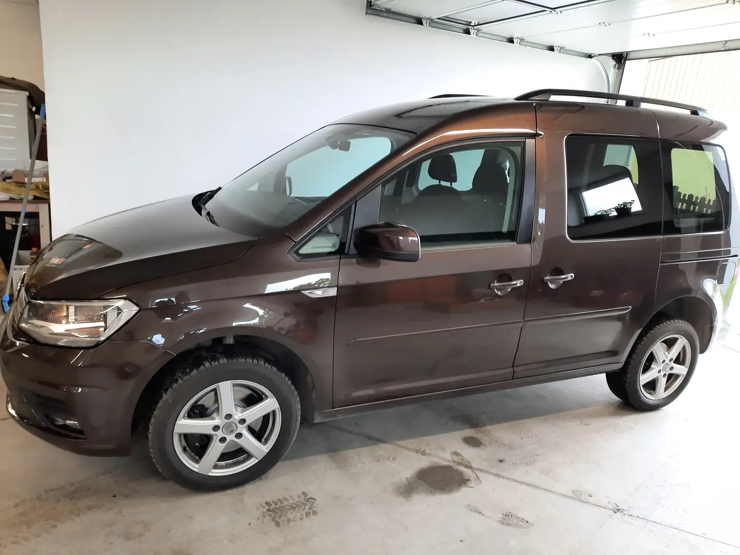 Volkswagen Caddy Caddy 2,0 TDI 4MOTION Comfortline Braun - 2