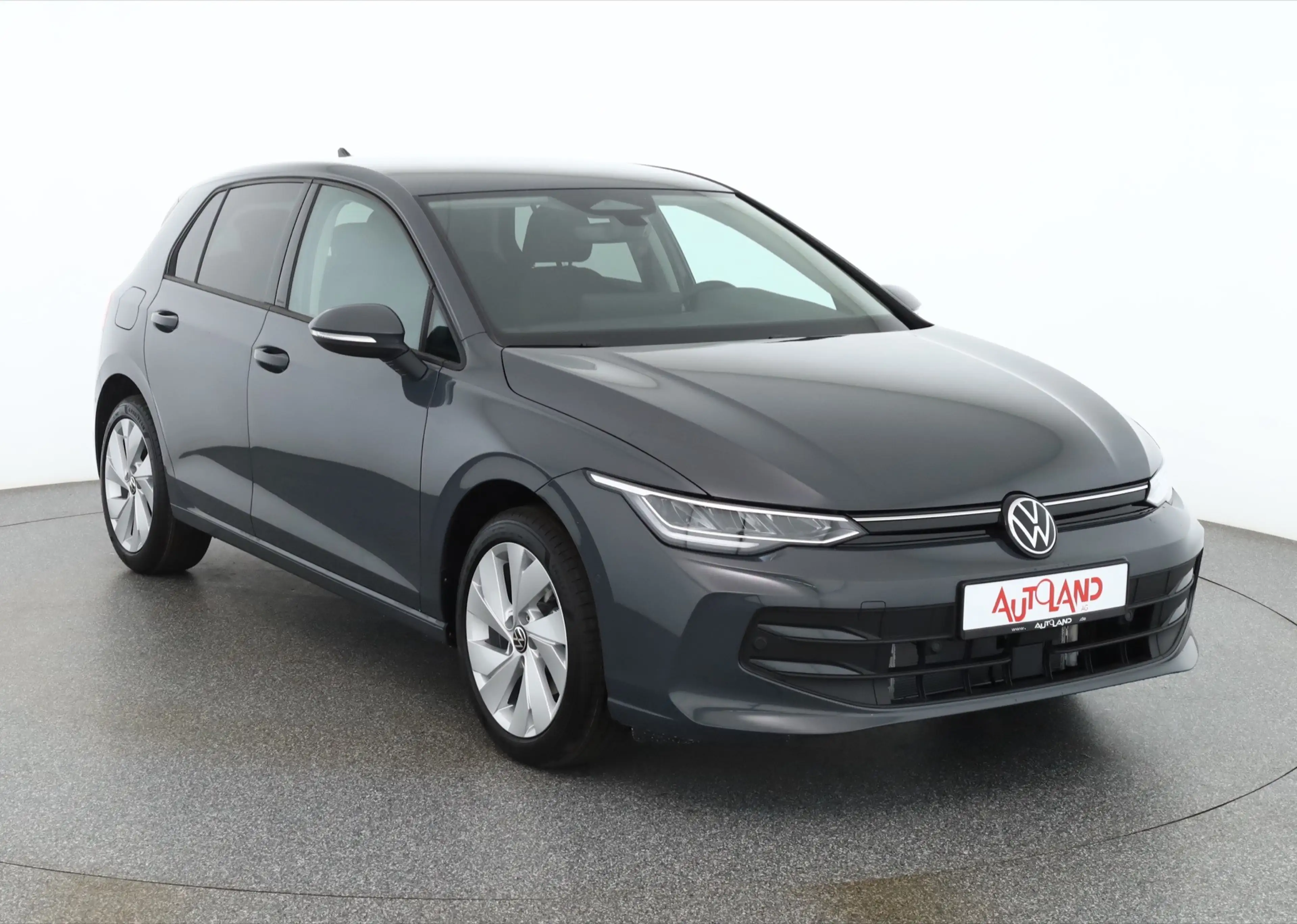Volkswagen Golf VIII 1.5 eTSI DSG LED ACC Kamera — photo 7