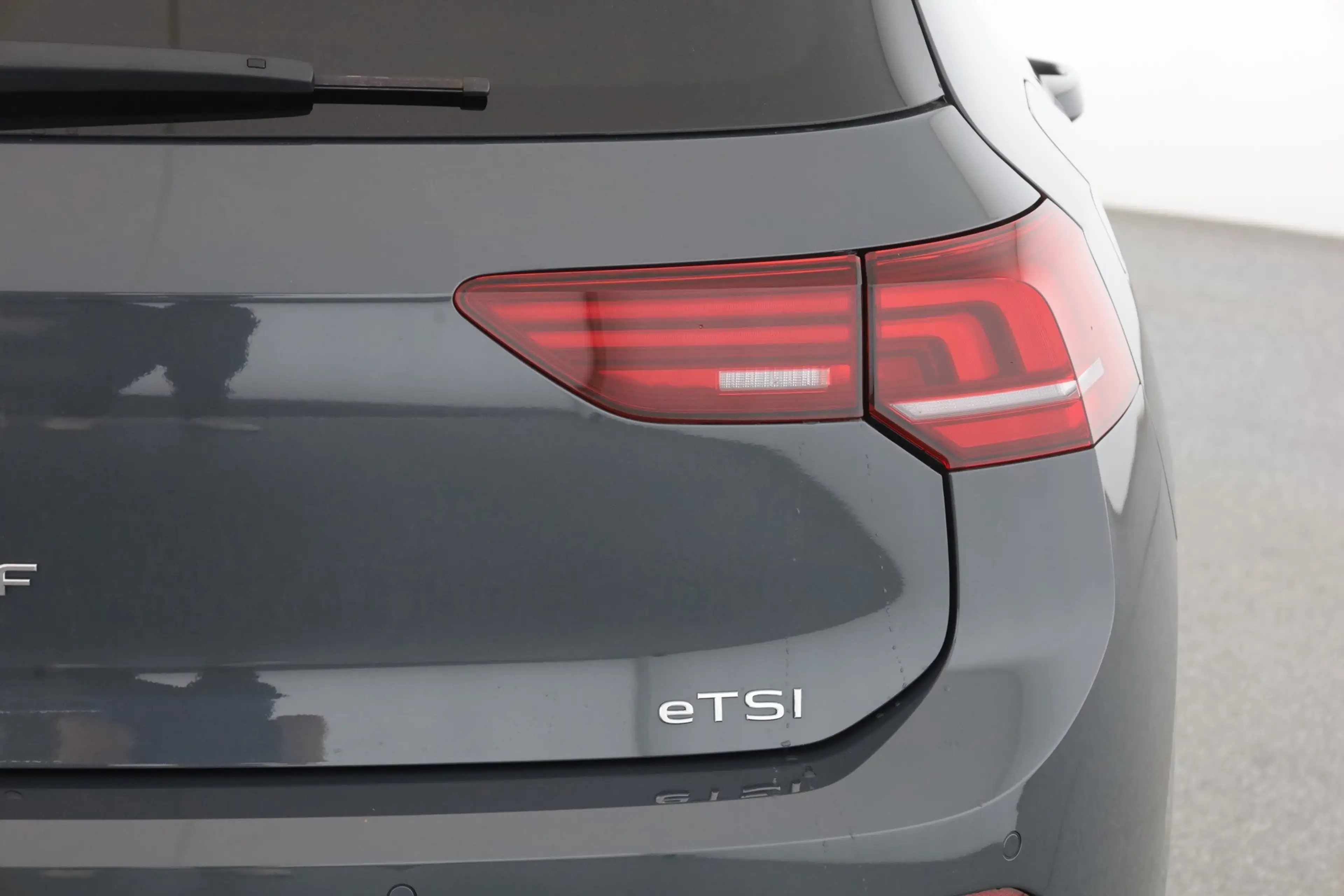 Volkswagen Golf VIII 1.5 eTSI DSG LED ACC Kamera — photo 28