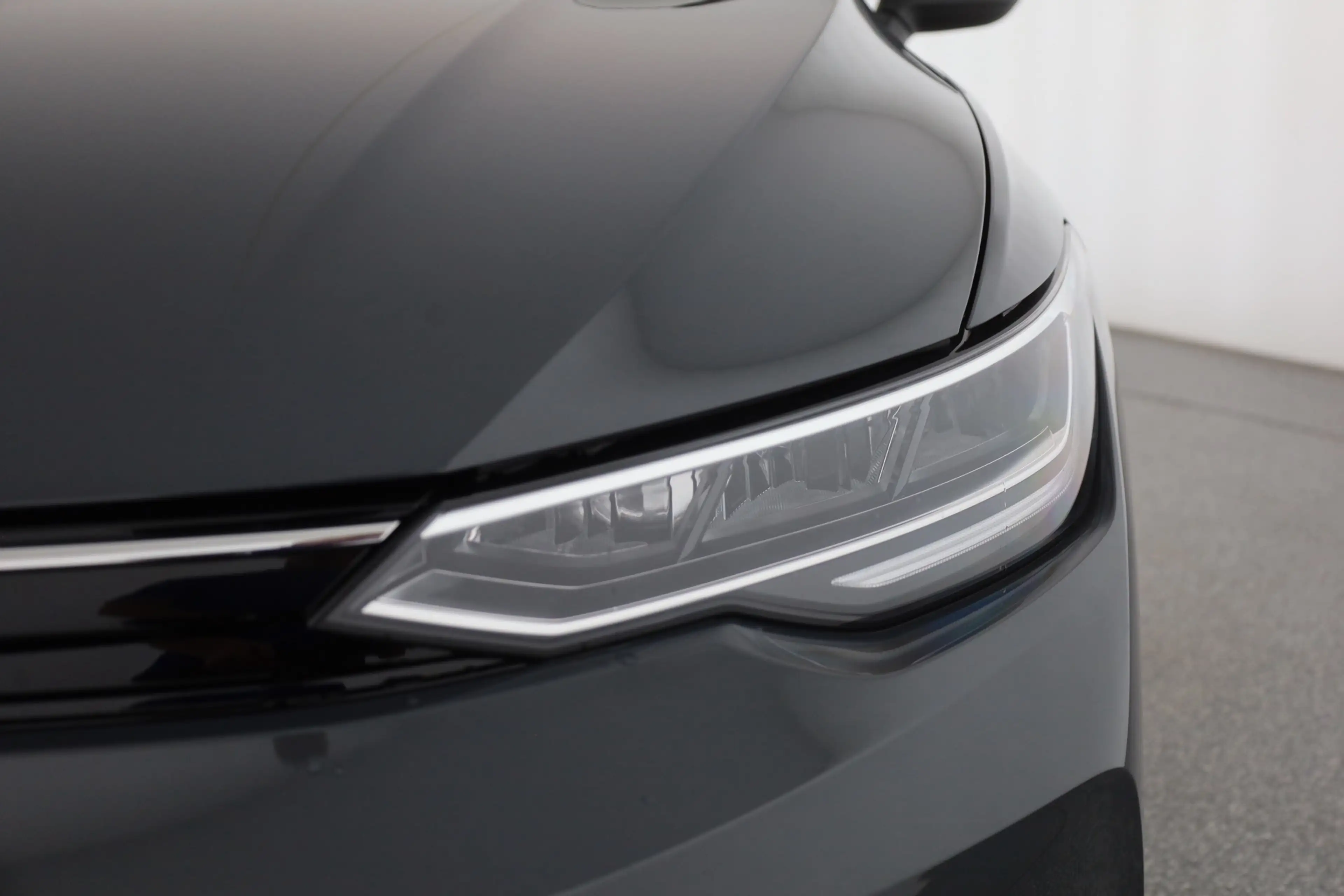 Volkswagen Golf VIII 1.5 eTSI DSG LED ACC Kamera — photo 27