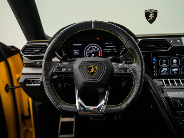 Lamborghini Urus view 8