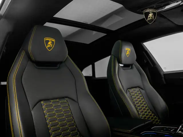Lamborghini Urus view 13