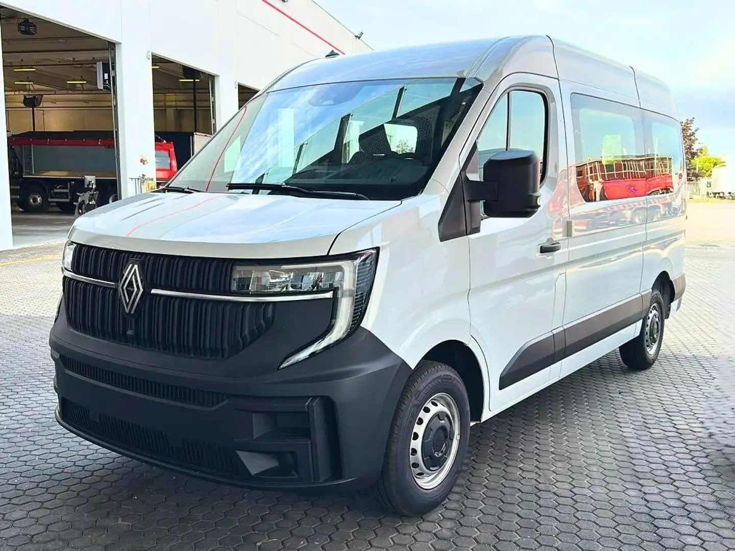 Renault Renault Master Red 4 VAN 3T5 -E6- L2H2 9 Posti Bianco - 1