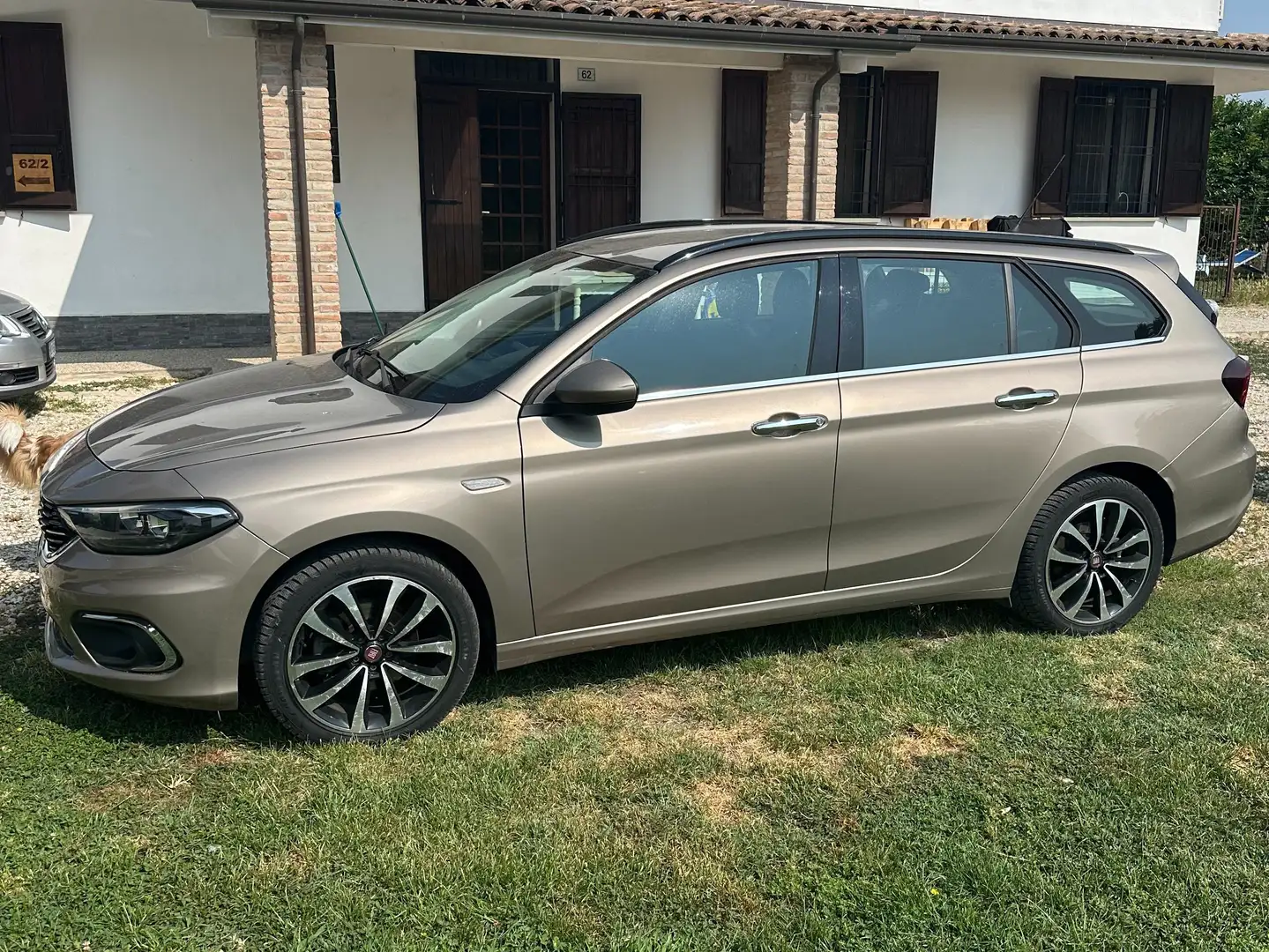 Fiat Tipo Tipo SW II 2016 SW 1.6 mjt Lounge s Beige - 1