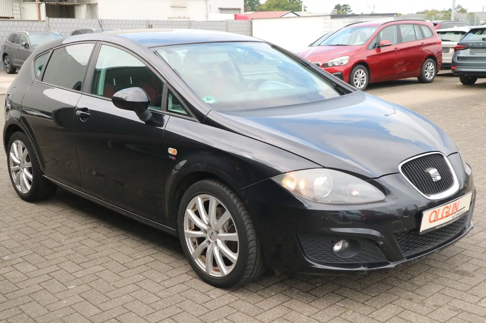SEAT Leon Sport *BI-XENON*ALCANTARA*ALU*KLIMAAUT*HU* Schwarz - 2