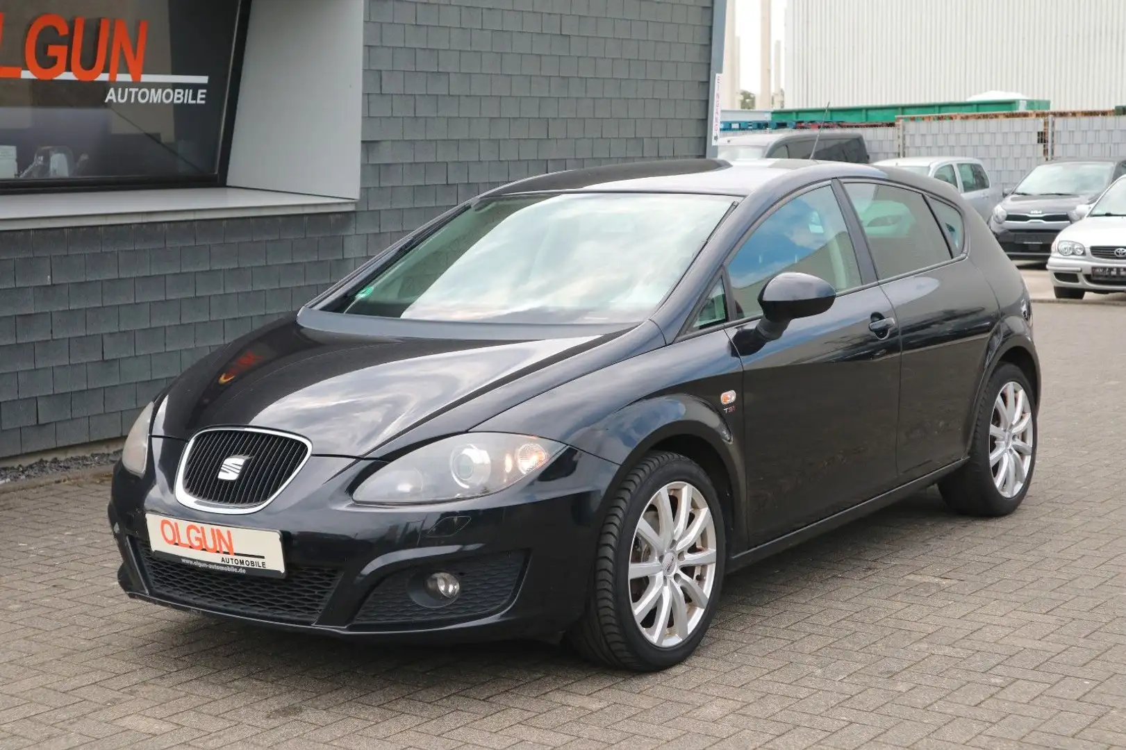 SEAT Leon Sport *BI-XENON*ALCANTARA*ALU*KLIMAAUT*HU* Schwarz - 1