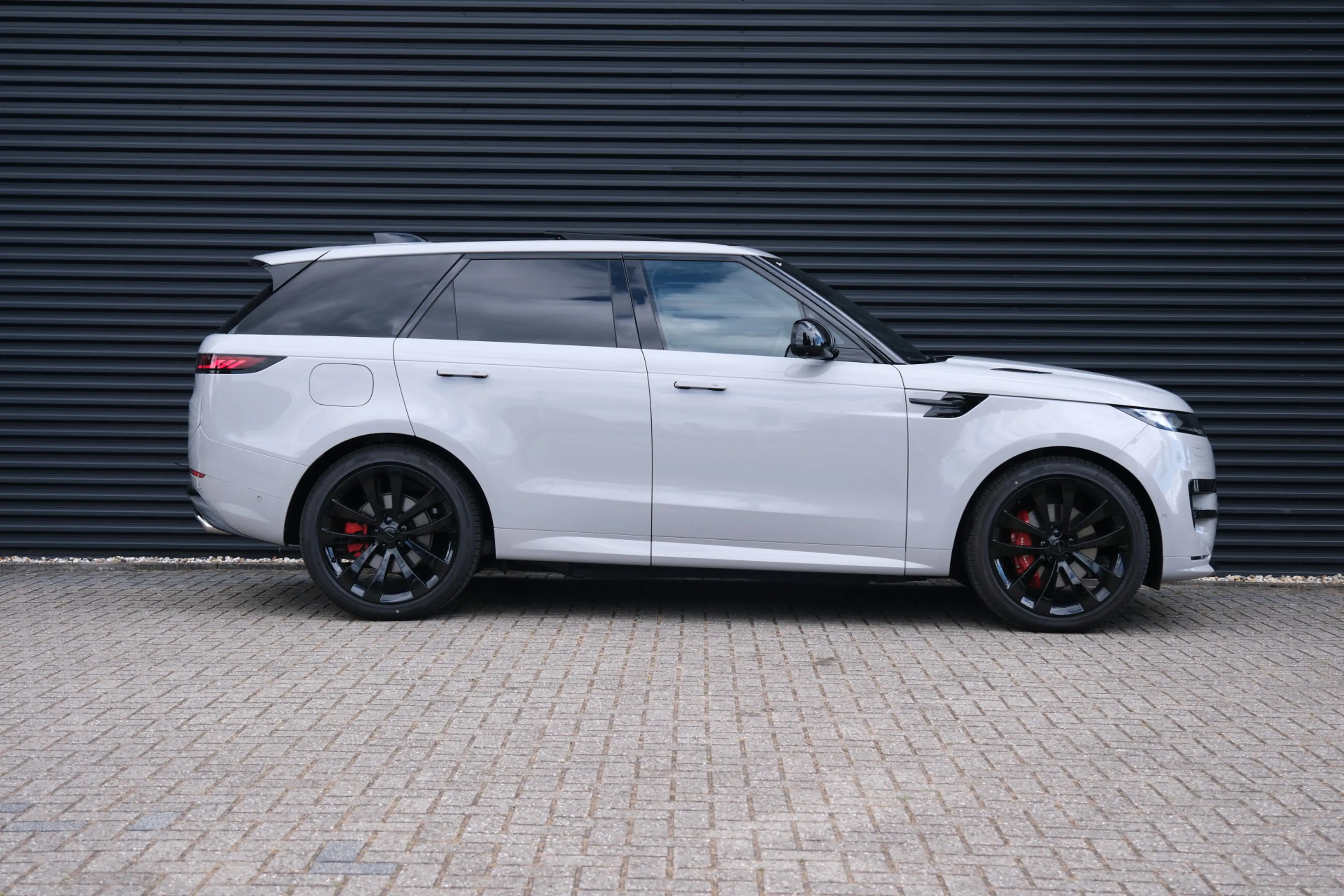 Land Rover Range Rover Sport 3.0 P460e Dynamic SE | NP € 136.823,- | Black Pack — photo 10