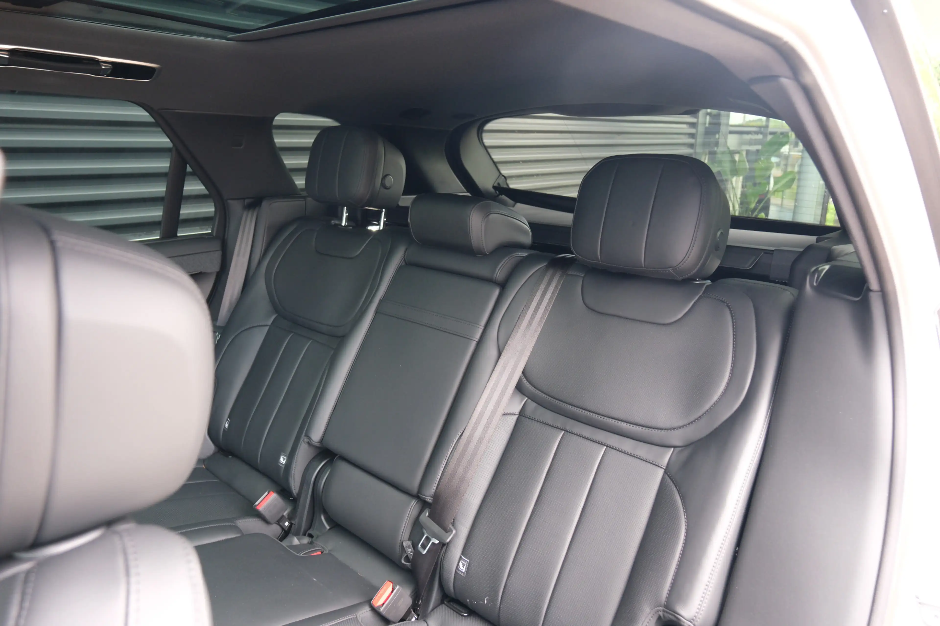 Land Rover Range Rover Sport 3.0 P460e Dynamic SE | NP € 136.823,- | Black Pack — photo 5