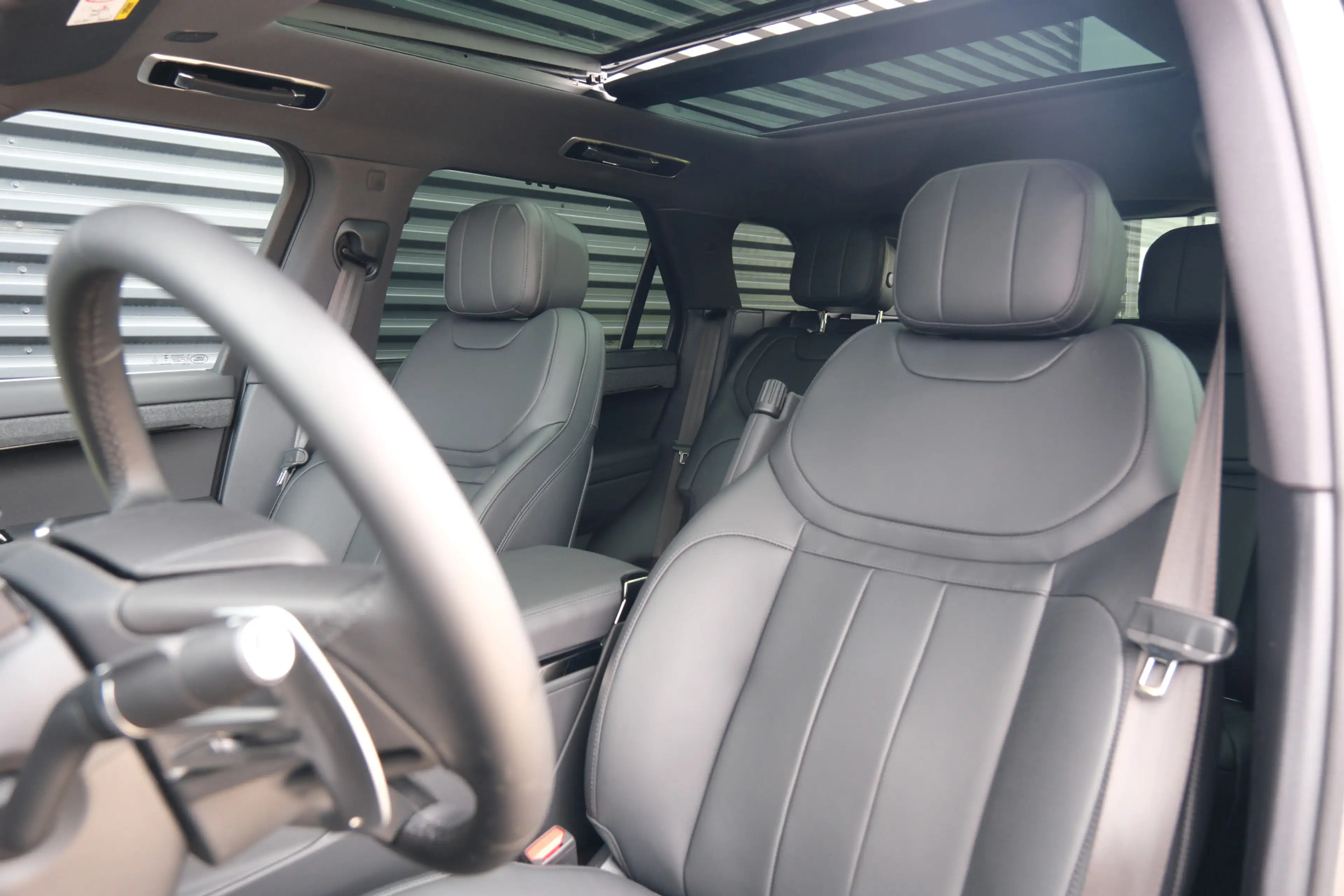 Land Rover Range Rover Sport 3.0 P460e Dynamic SE | NP € 136.823,- | Black Pack — photo 4