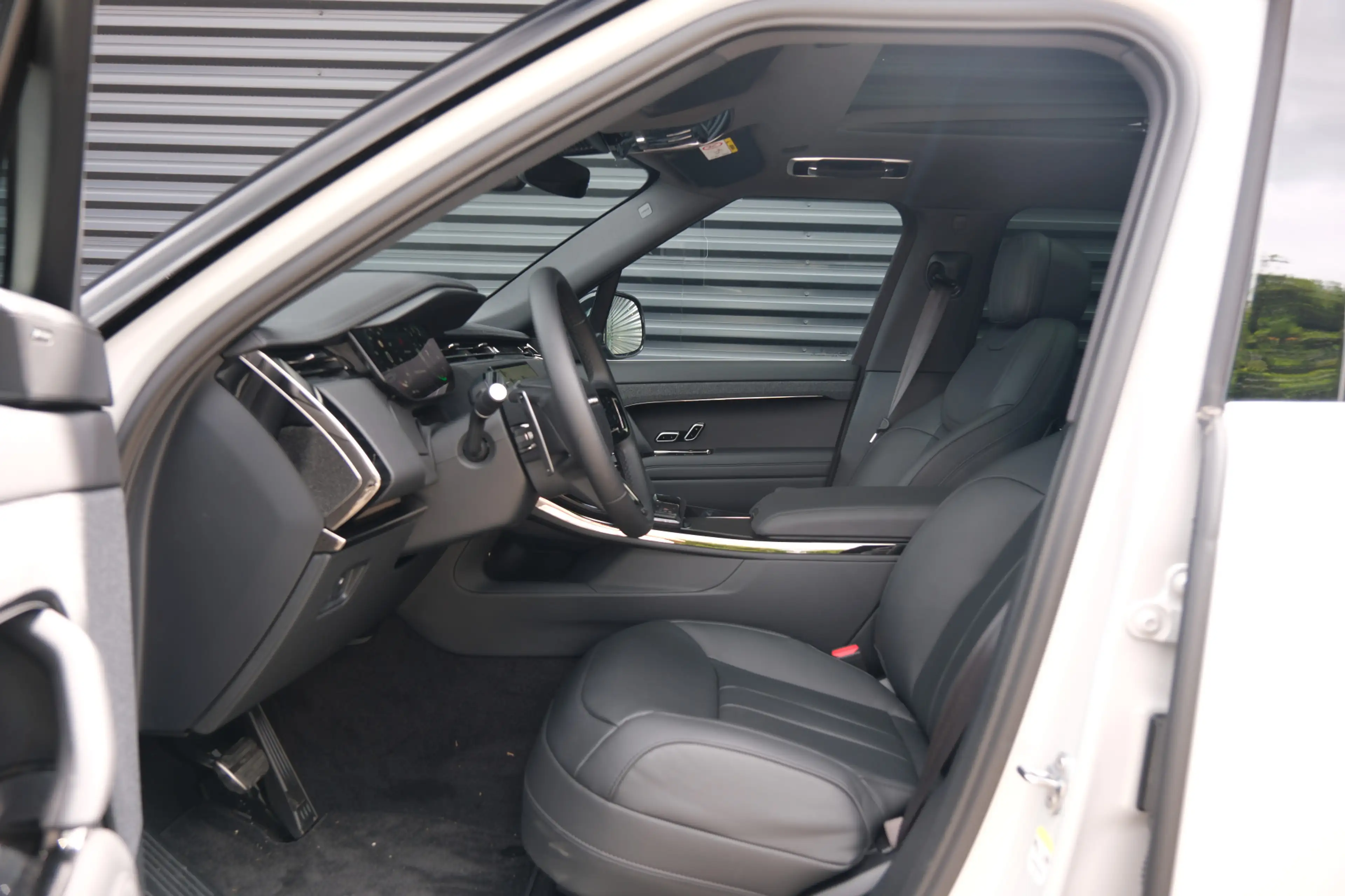 Land Rover Range Rover Sport 3.0 P460e Dynamic SE | NP € 136.823,- | Black Pack — photo 14