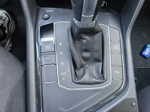 Volkswagen Tiguan view 12