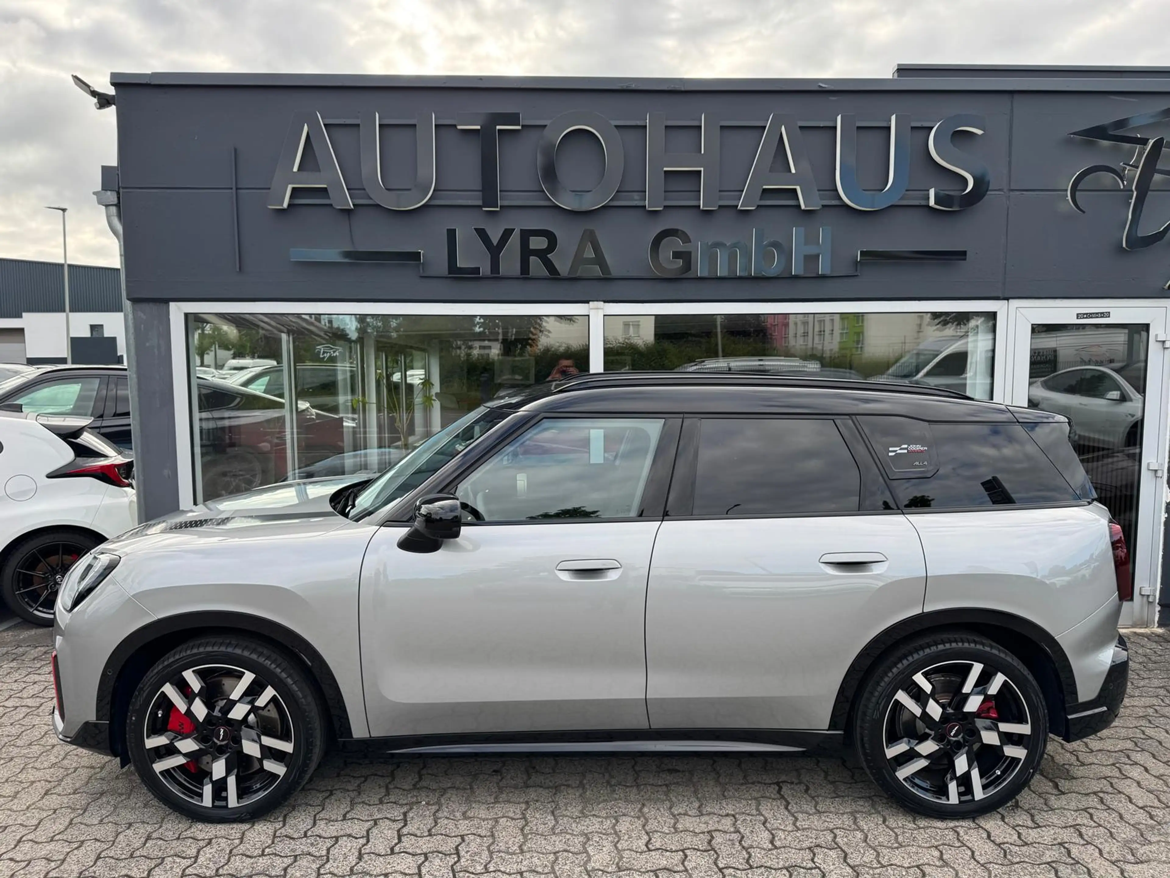 MINI John Cooper Works Countryman Countryman John Cooper Works ALL4*PANO*H&K*360°K — photo 5