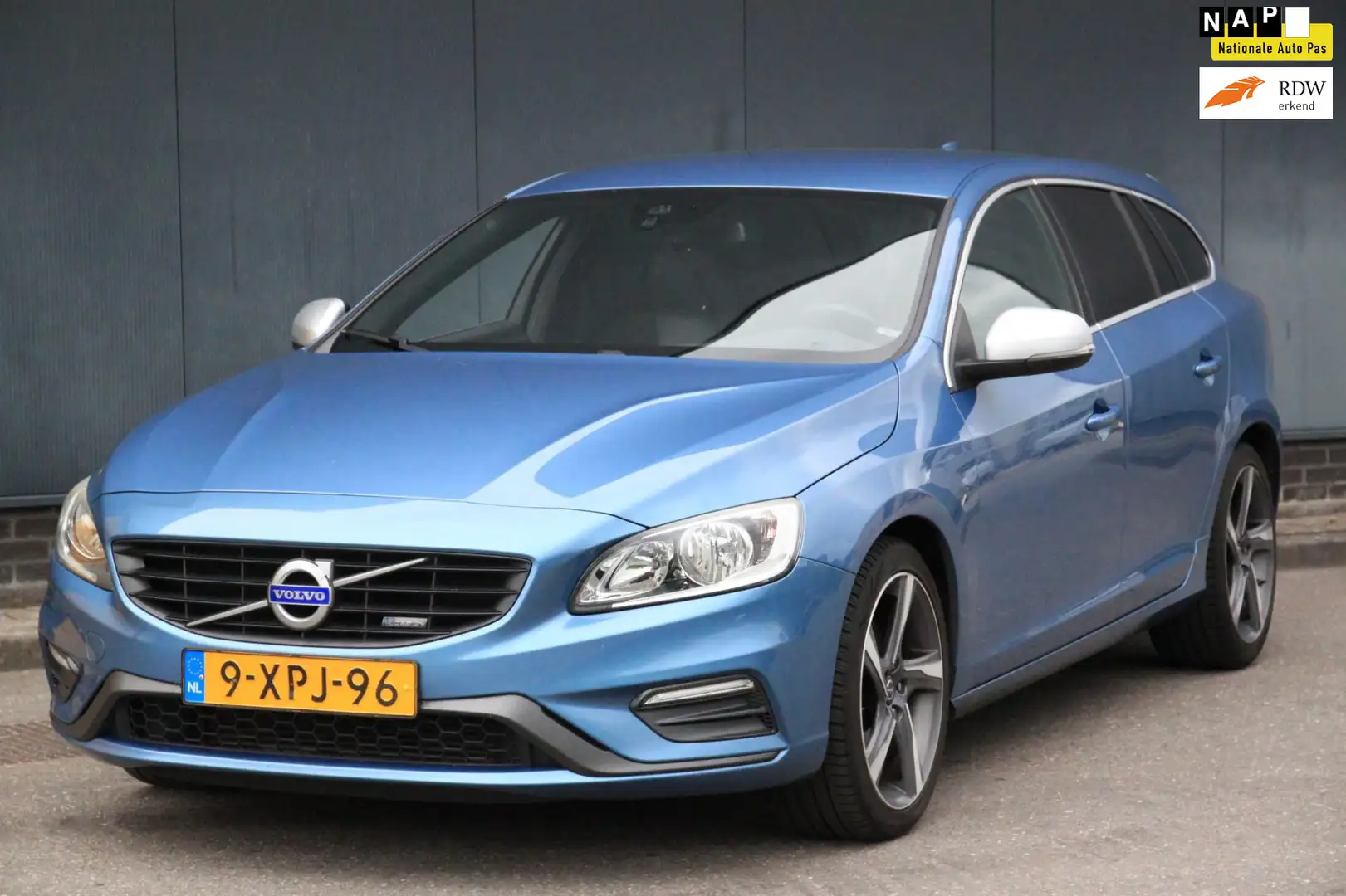 Volvo V60 1.6 D2 R-Design Navigatie/Parkeersensor/18"inch lm Blu/Azzurro - 1