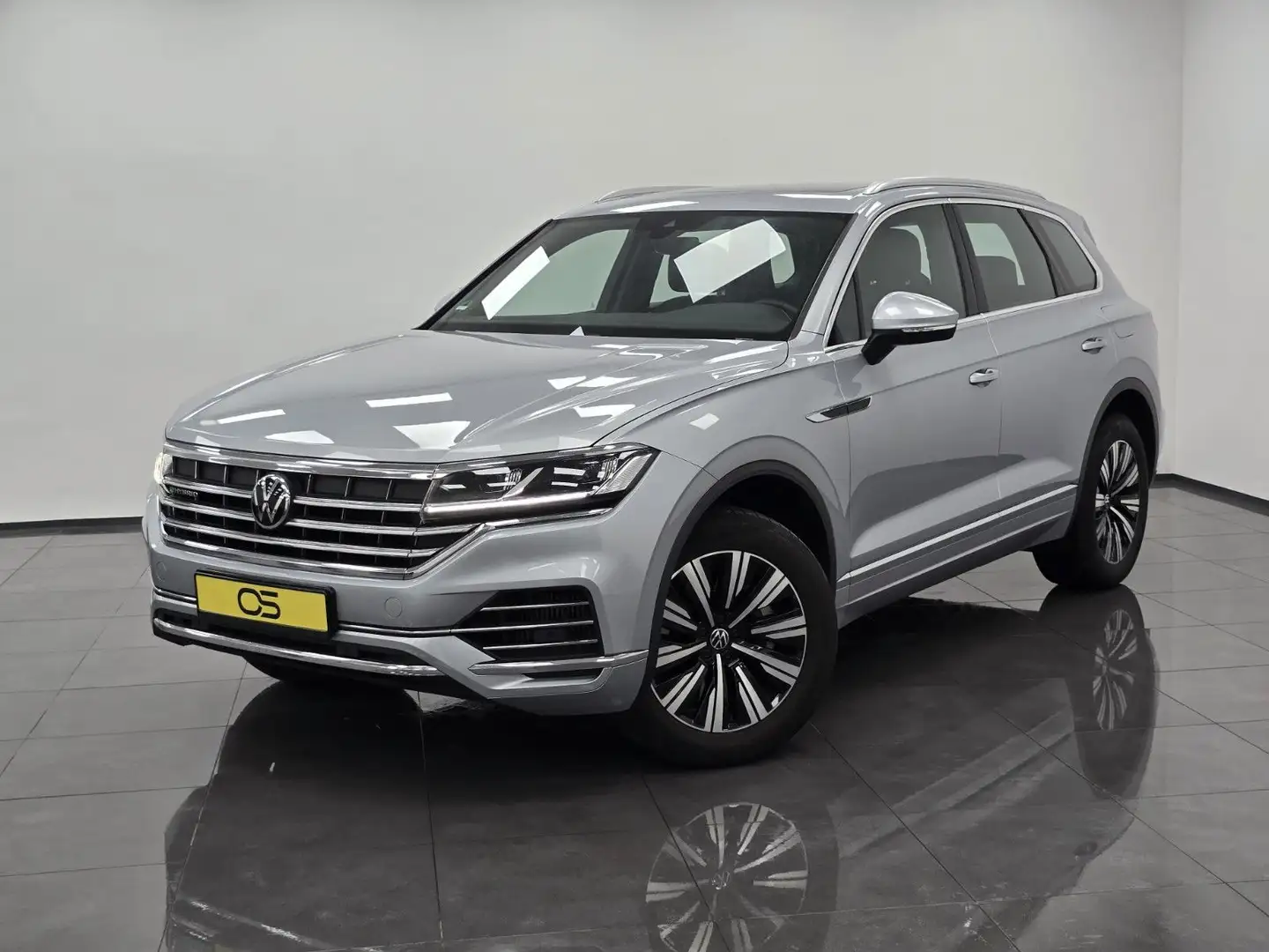 Volkswagen Touareg 4Motion eHybrid R-Line Garantie Pano LED Silber - 1