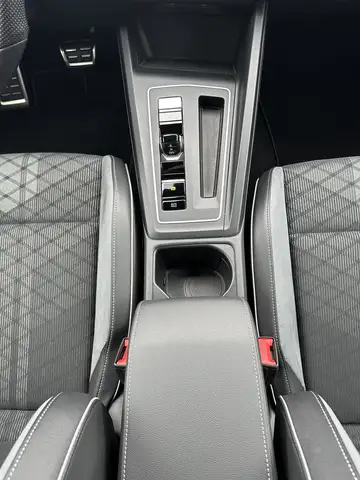 Volkswagen Golf view 13
