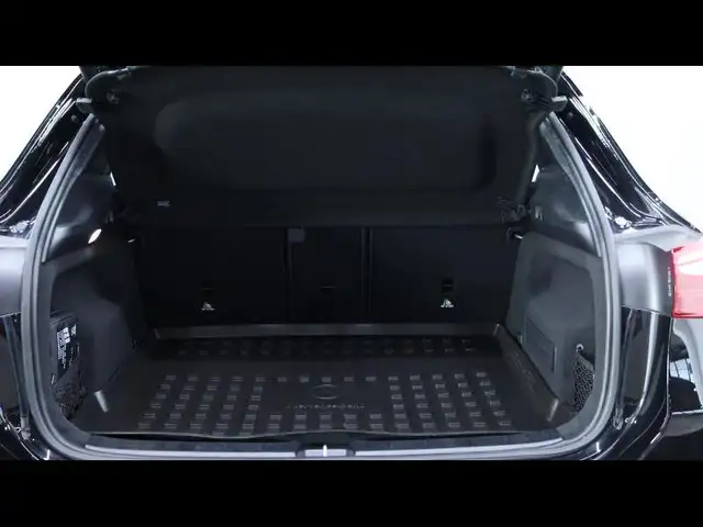 Mercedes-Benz Gla view 8