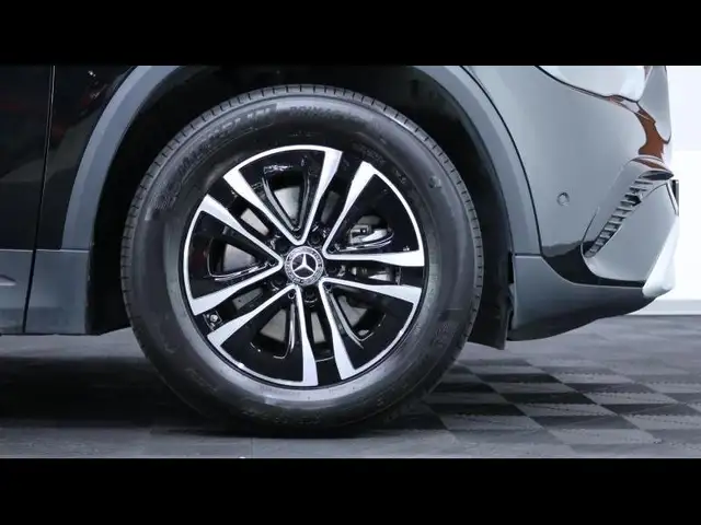 Mercedes-Benz Gla view 11