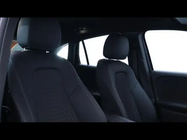 Mercedes-Benz Gla view 13