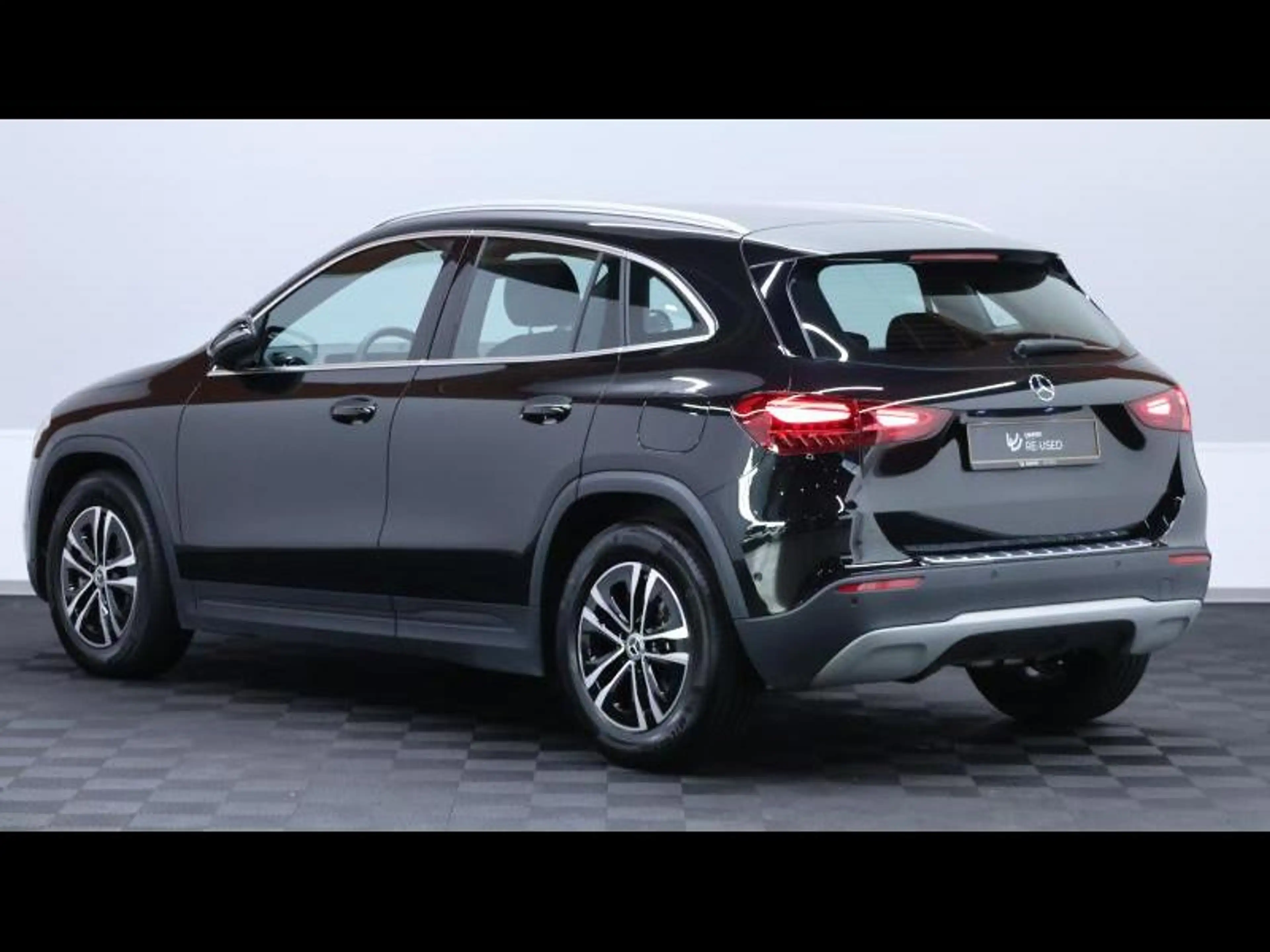 Mercedes-Benz GLA 180 Business Line 7G-DCT — photo 7
