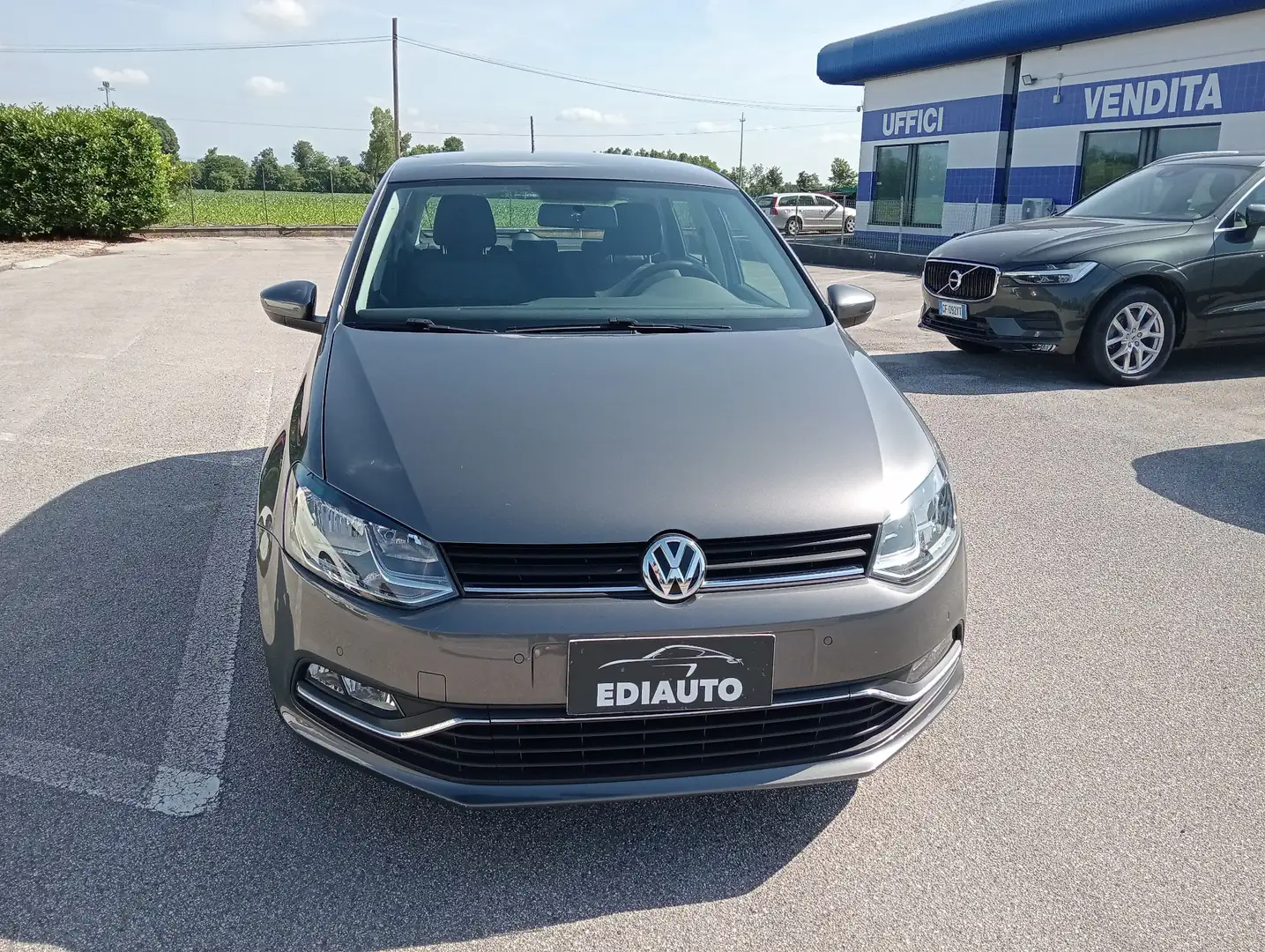Volkswagen Polo POLO 1.4 TDI 5P FRESH NEOPATENTATI Gris - 2