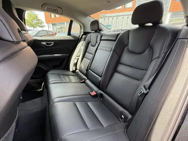 Volvo S60 view 7