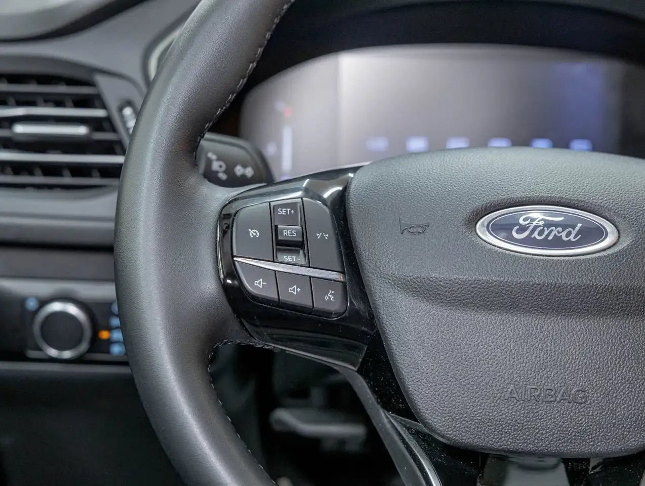 Ford Escape снимка Ford Escape