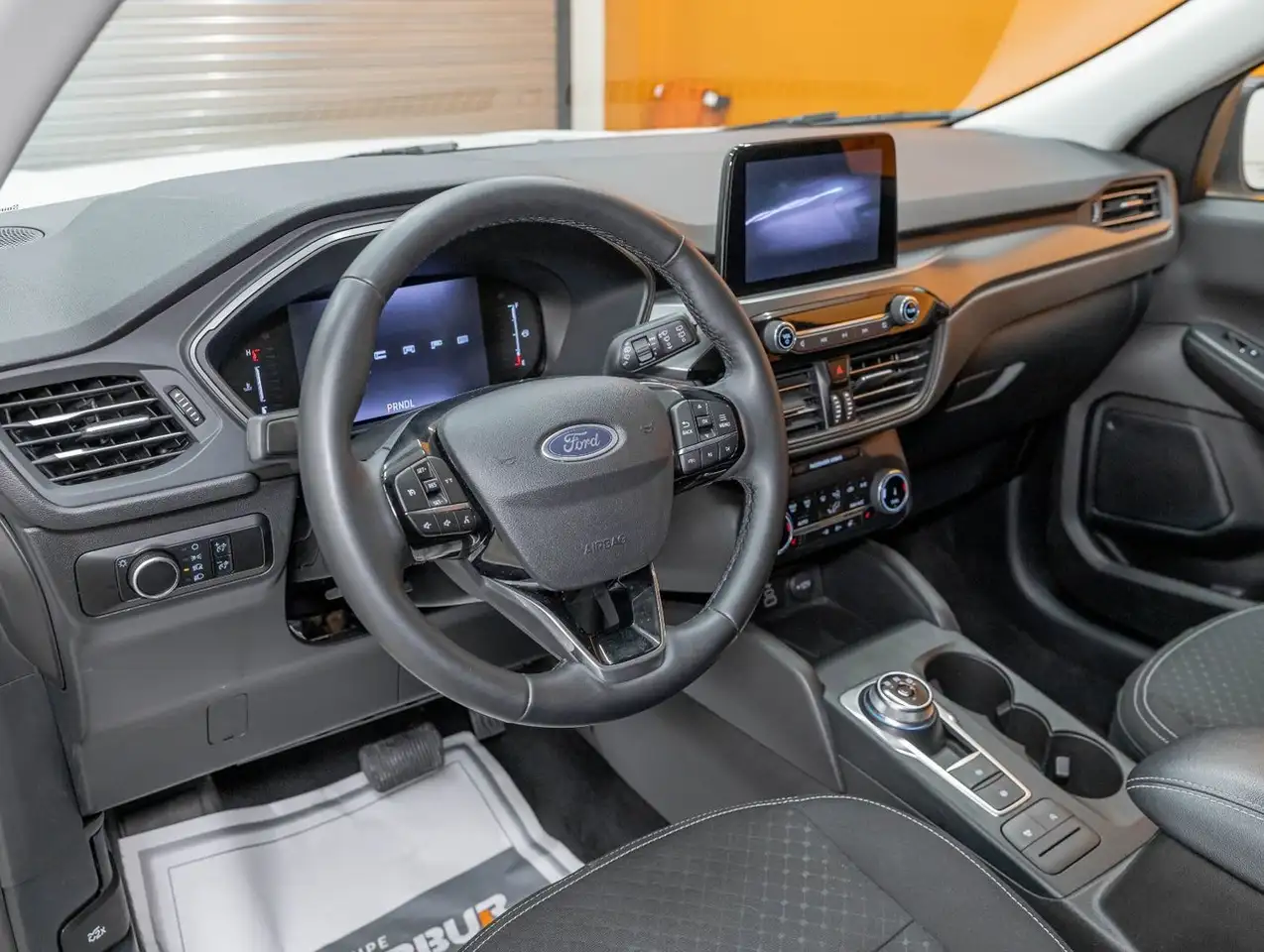 Ford Escape снимка Ford Escape