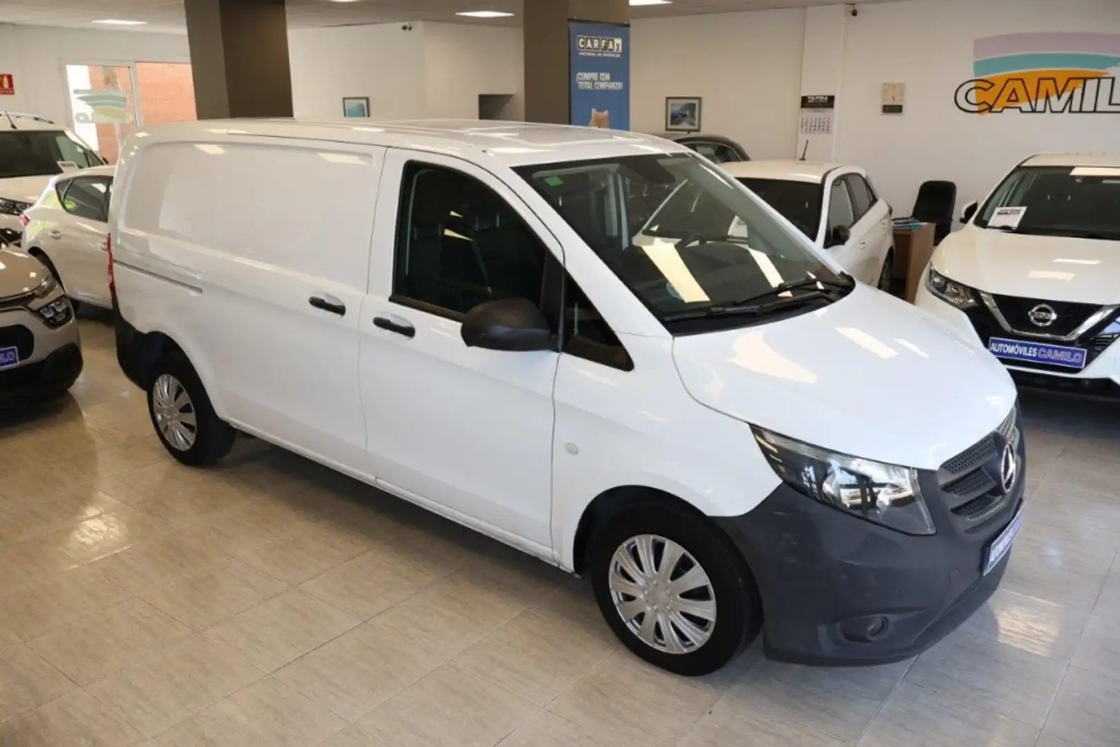 Mercedes-Benz Vito Furgón 110CDI tD Pro Compacta Wit - 2