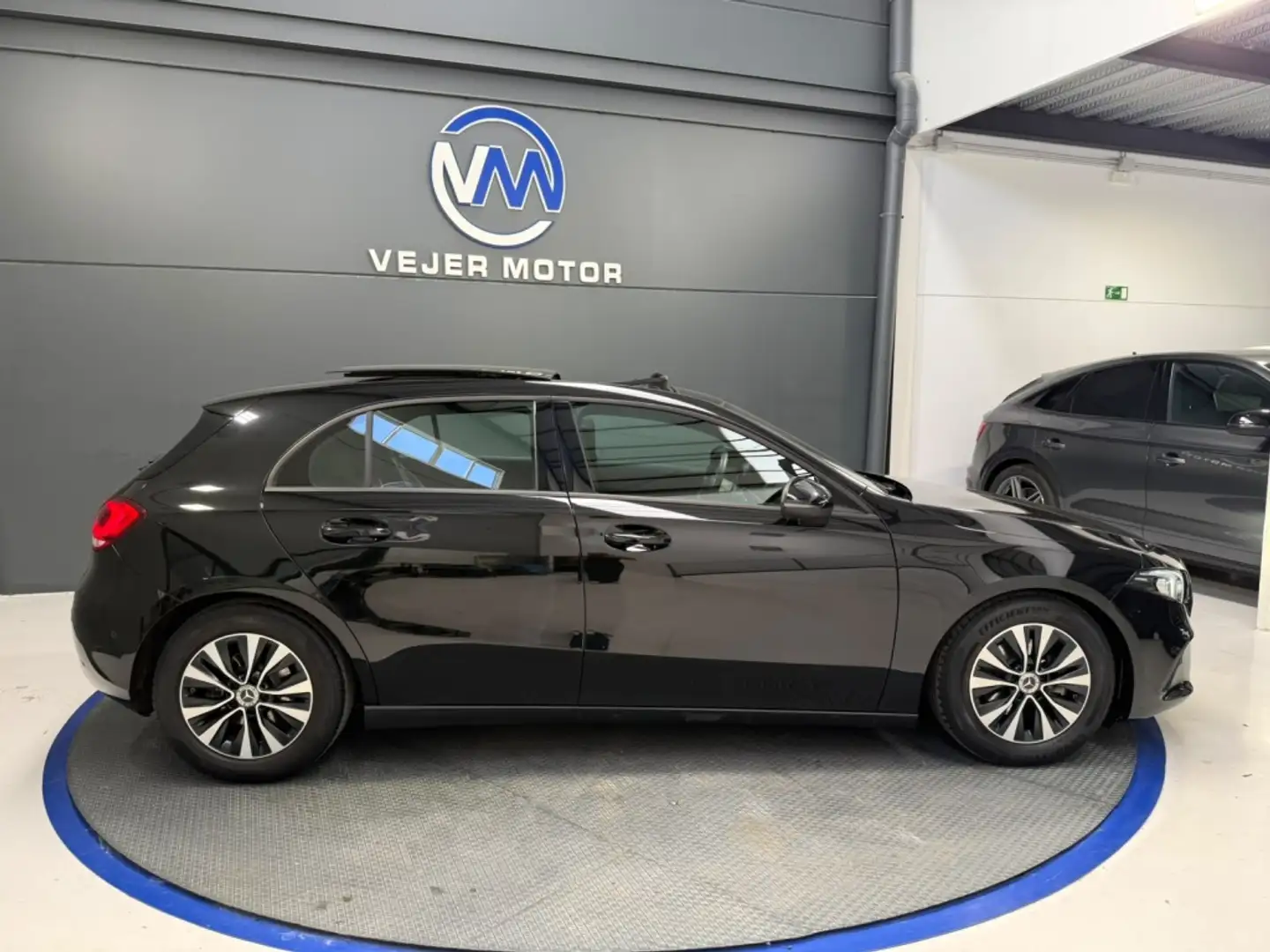 Mercedes-Benz A 180 180d 7G-DCT Negro - 2
