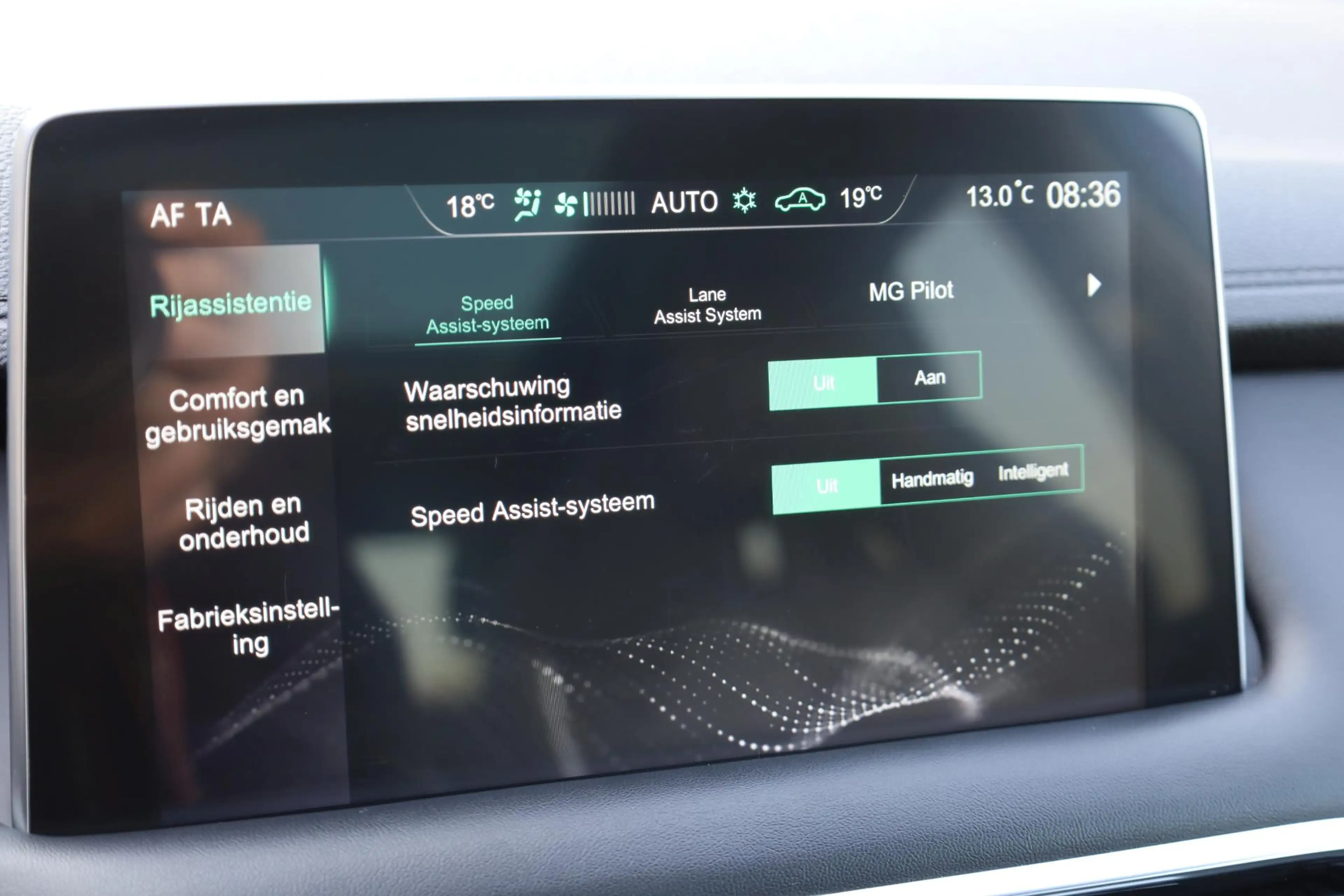 MG EHS 1.5 TGDI Luxury PANO 360-CAMERA LEER DAB CARPLAY N — photo 21