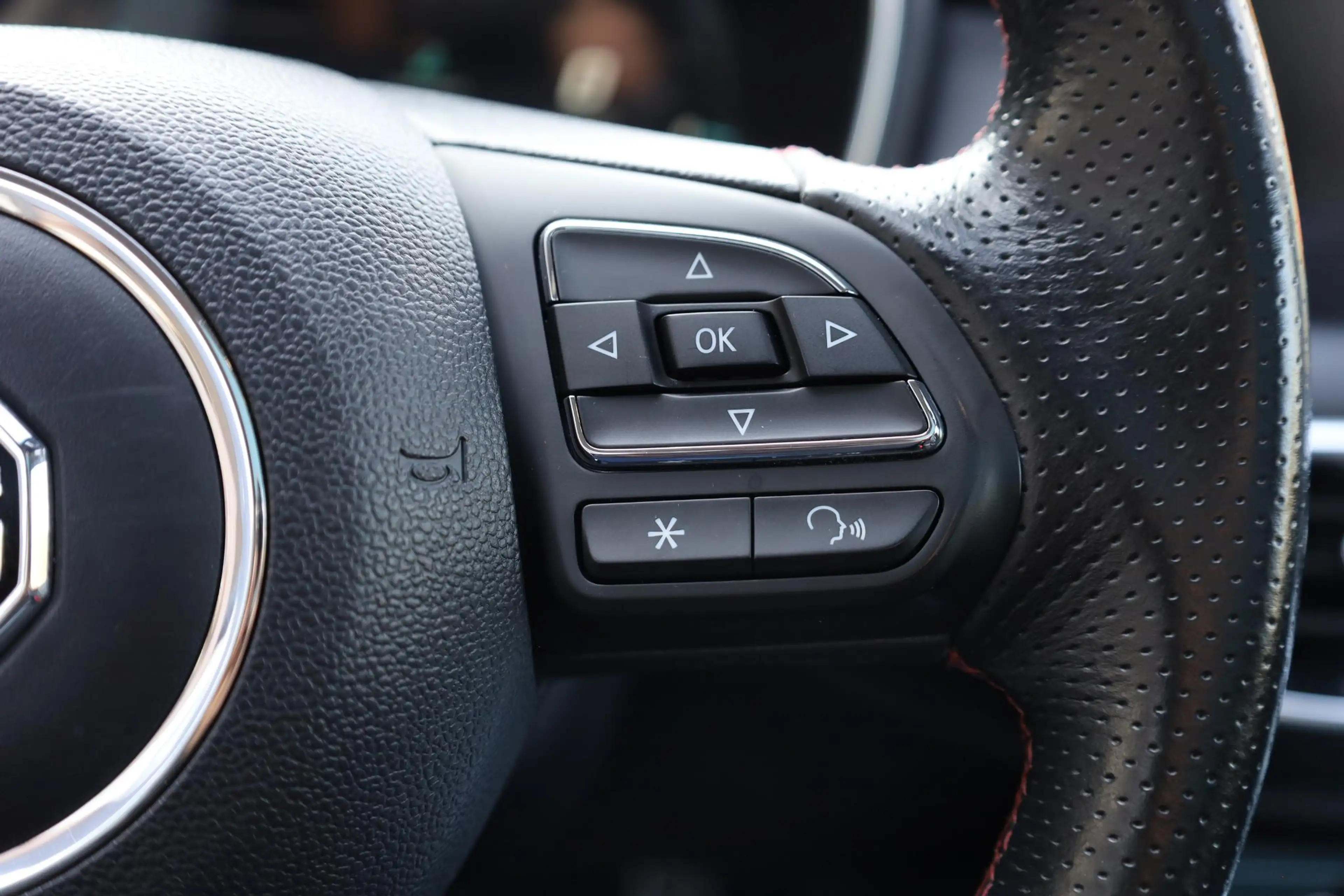 MG EHS 1.5 TGDI Luxury PANO 360-CAMERA LEER DAB CARPLAY N — photo 15