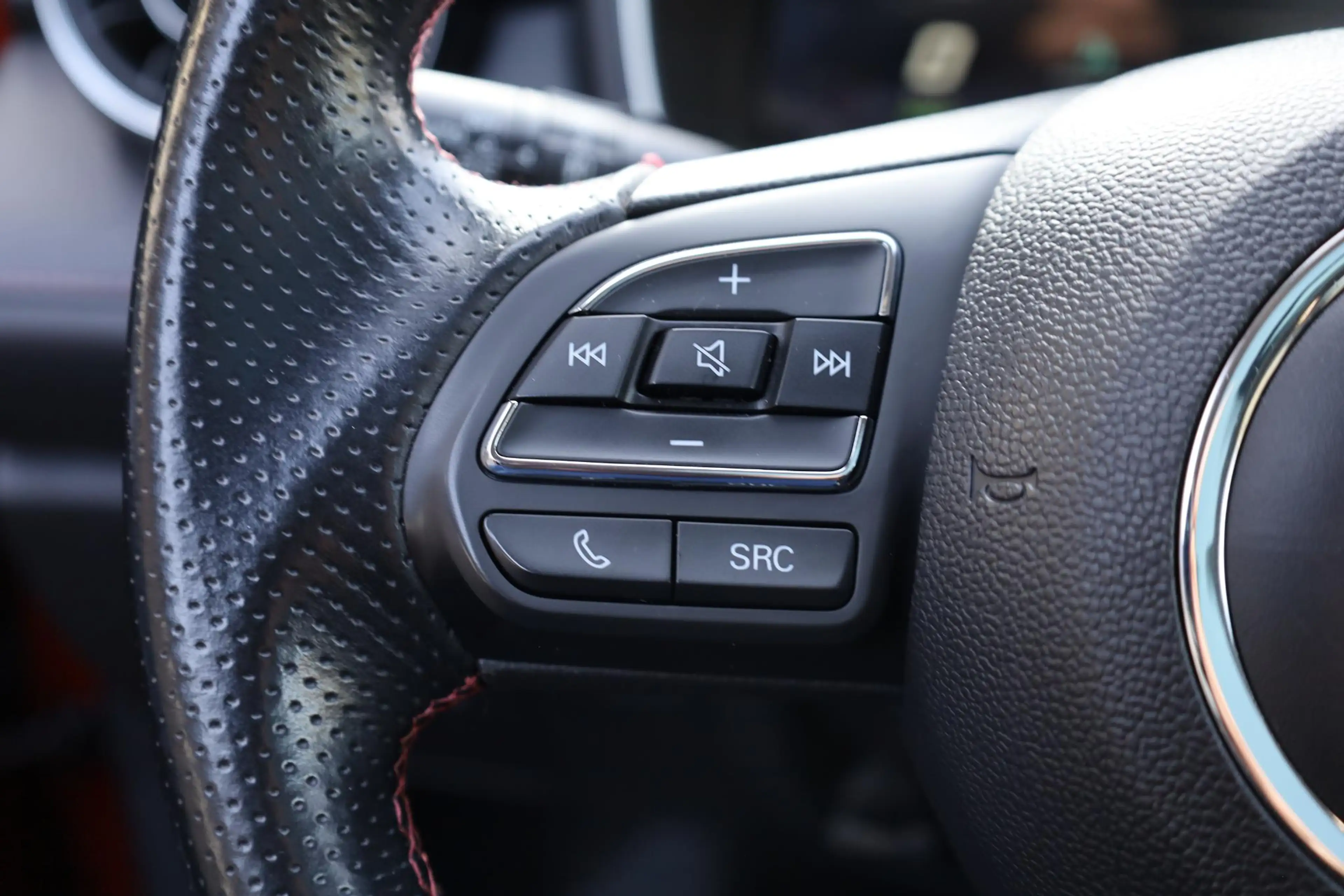 MG EHS 1.5 TGDI Luxury PANO 360-CAMERA LEER DAB CARPLAY N — photo 13