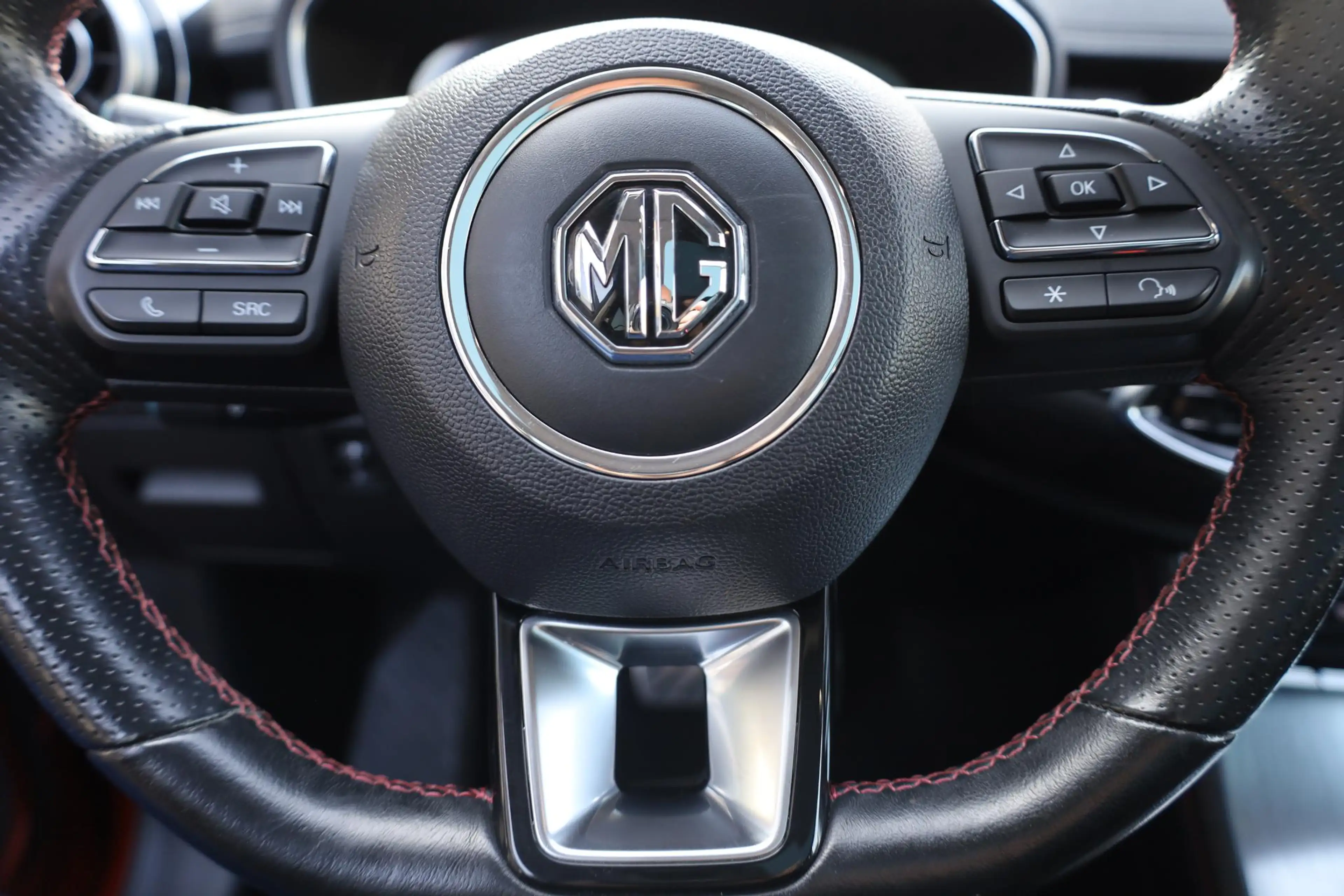 MG EHS 1.5 TGDI Luxury PANO 360-CAMERA LEER DAB CARPLAY N — photo 14