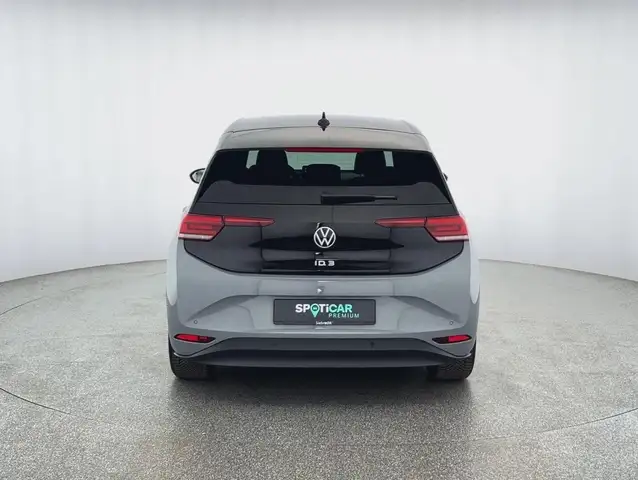 Volkswagen ID.3 view 4
