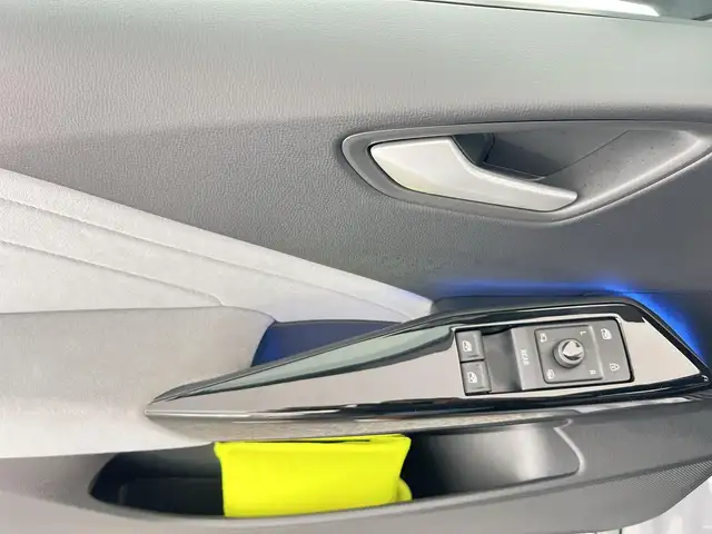 Volkswagen ID.3 view 11