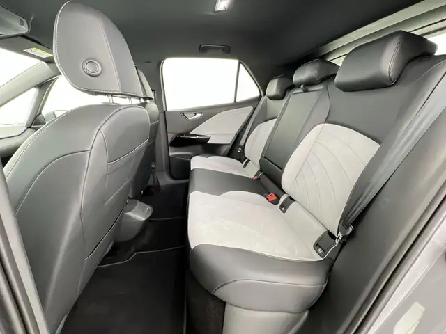 Volkswagen ID.3 view 8