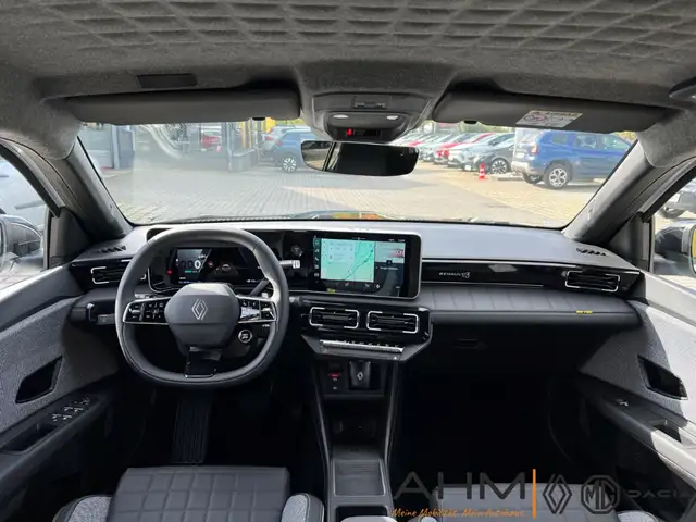 Renault Electric Iconic view 13