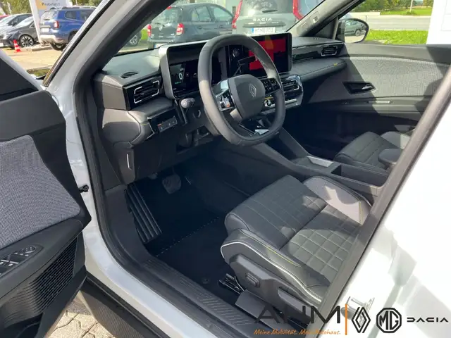 Renault Electric Iconic view 10