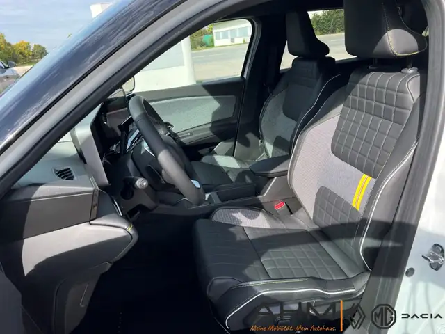 Renault Electric Iconic view 11