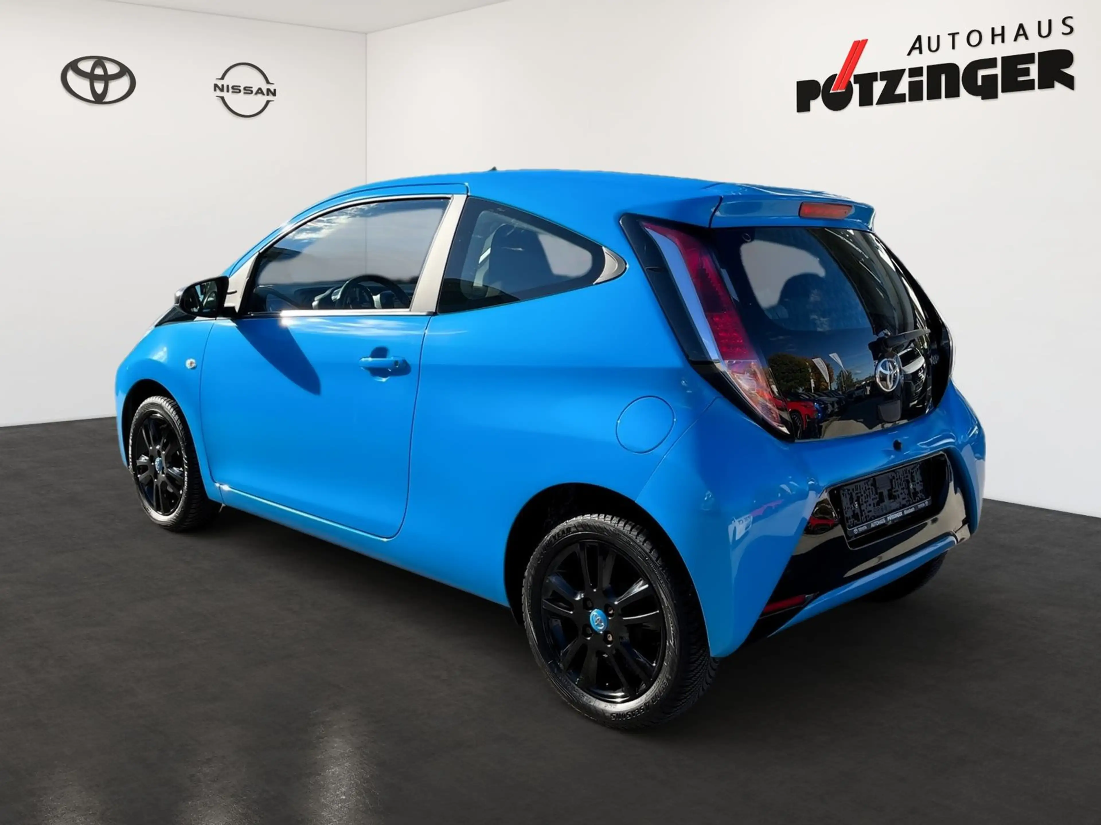 Toyota Aygo 1.0 x-cite,Kamera,Klima,Bluetooth,USB — photo 4