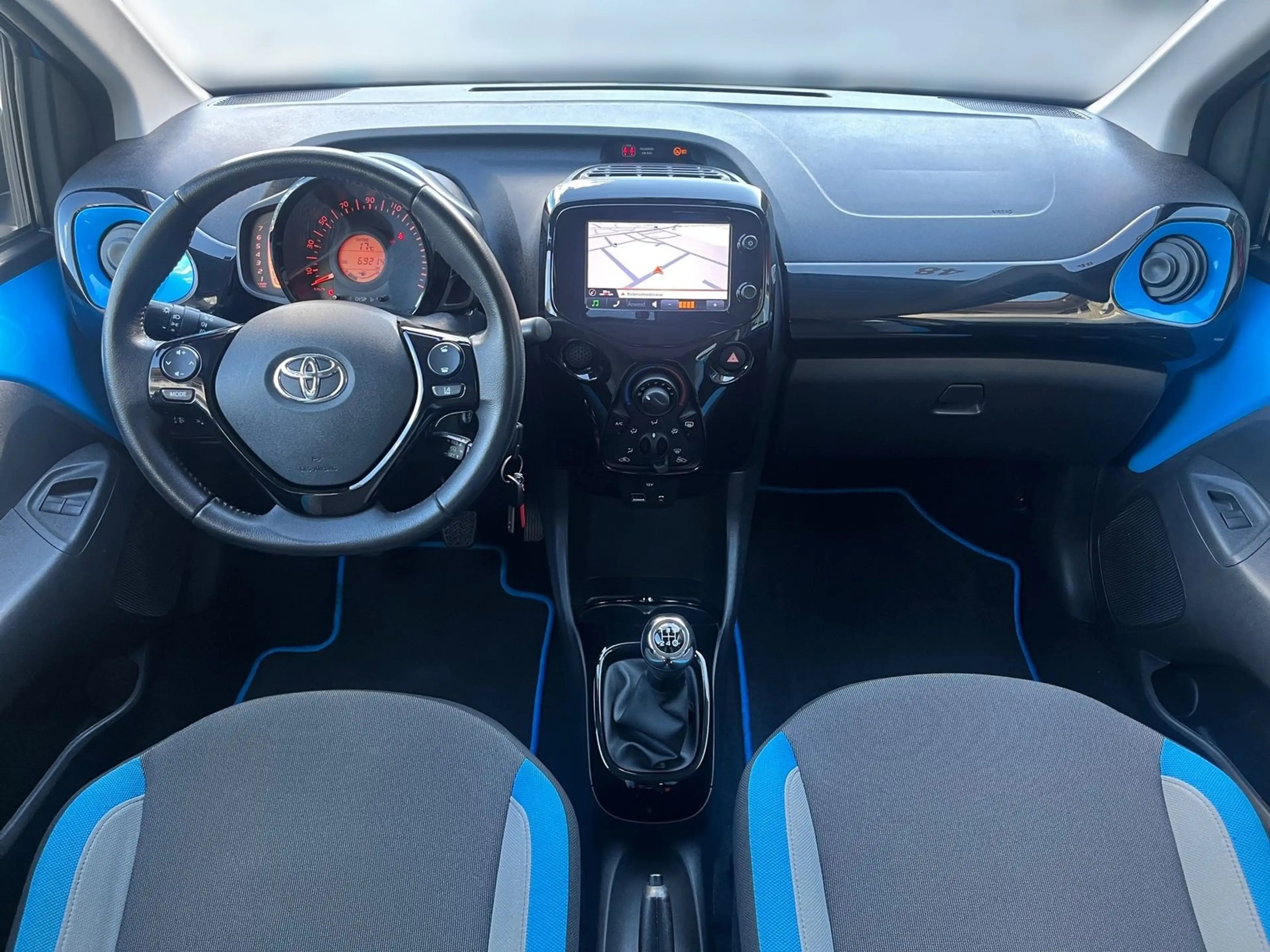 Toyota Aygo 1.0 x-cite,Kamera,Klima,Bluetooth,USB — photo 10