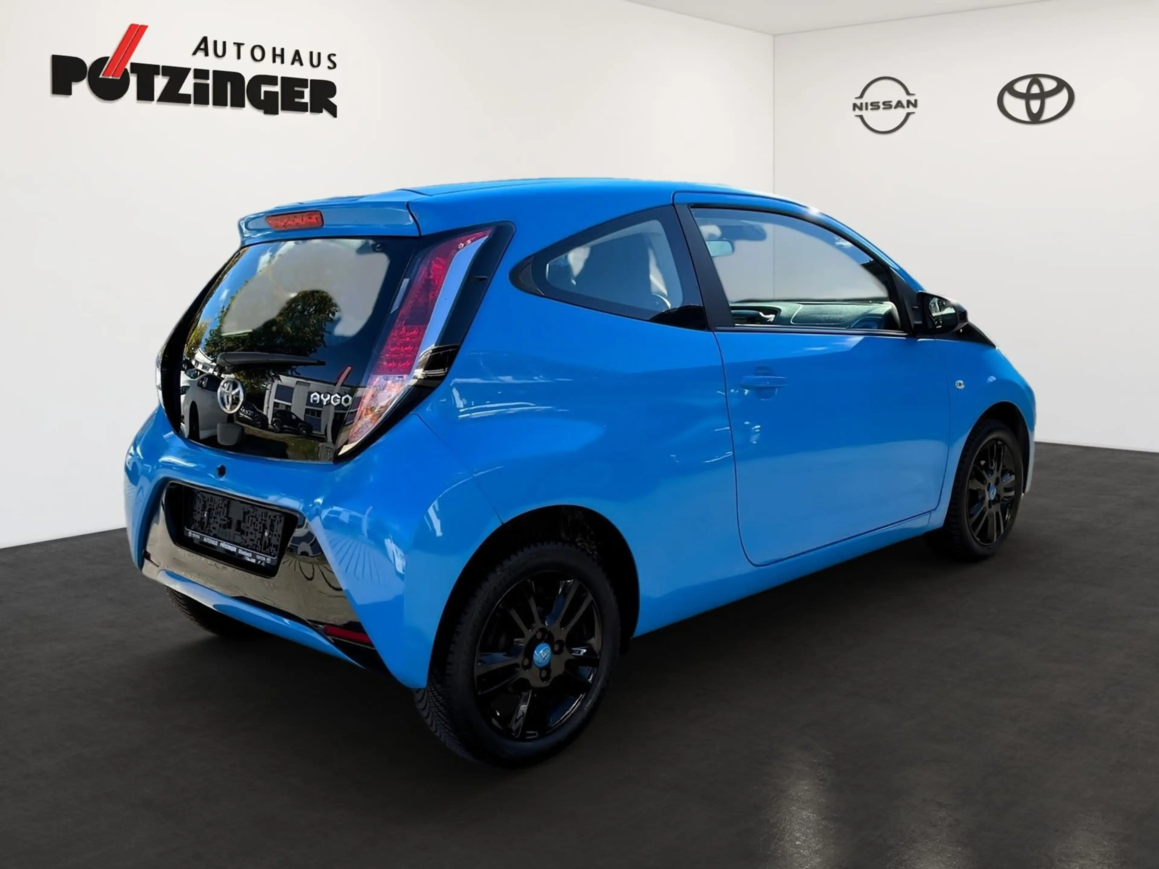 Toyota Aygo 1.0 x-cite,Kamera,Klima,Bluetooth,USB — photo 3