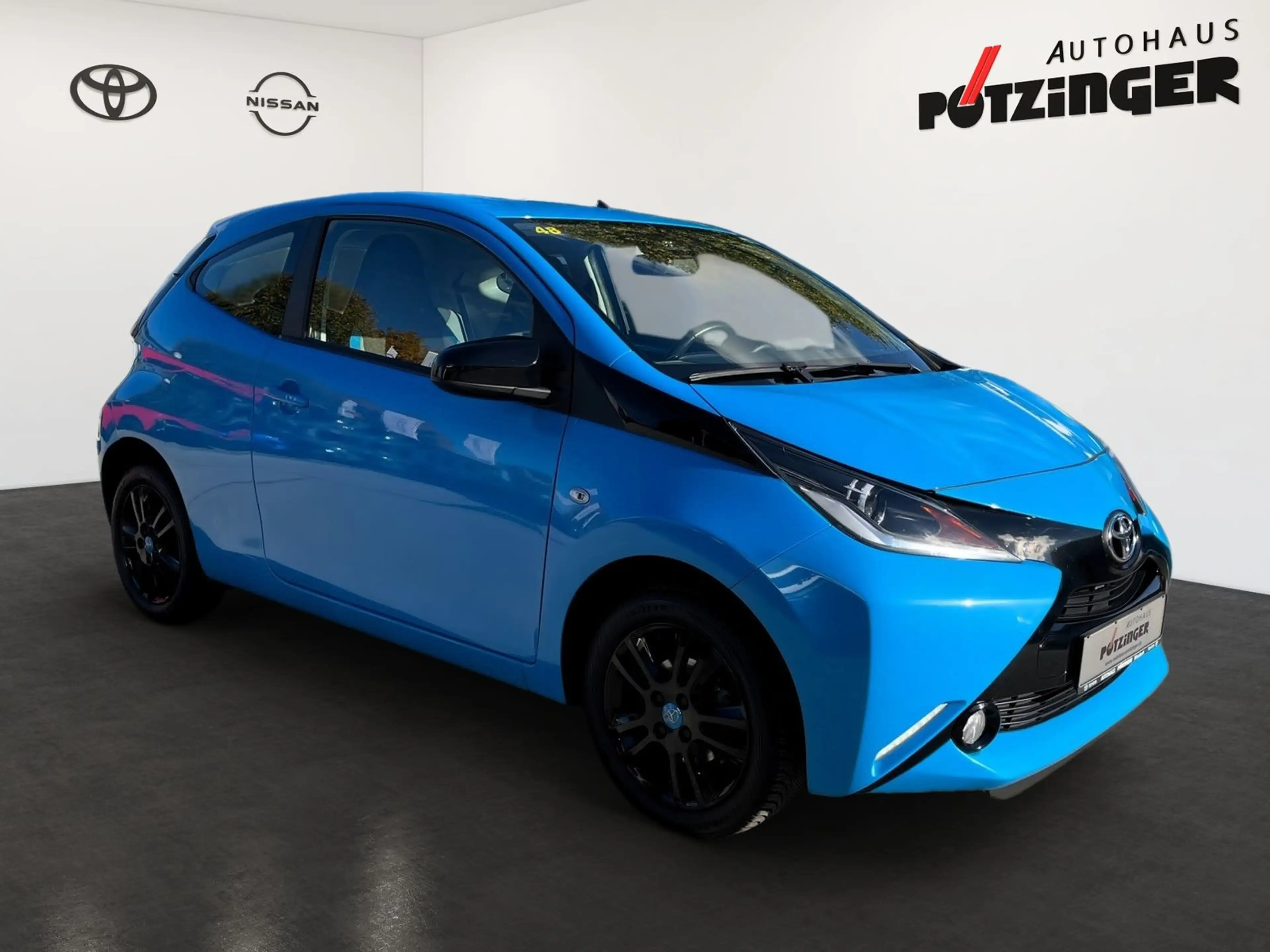 Toyota Aygo 1.0 x-cite,Kamera,Klima,Bluetooth,USB — photo 2